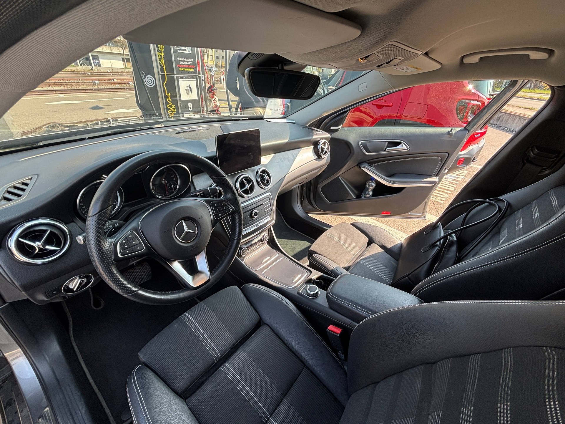 MERCEDES-BENZ GLA 200 Night Star-image-5