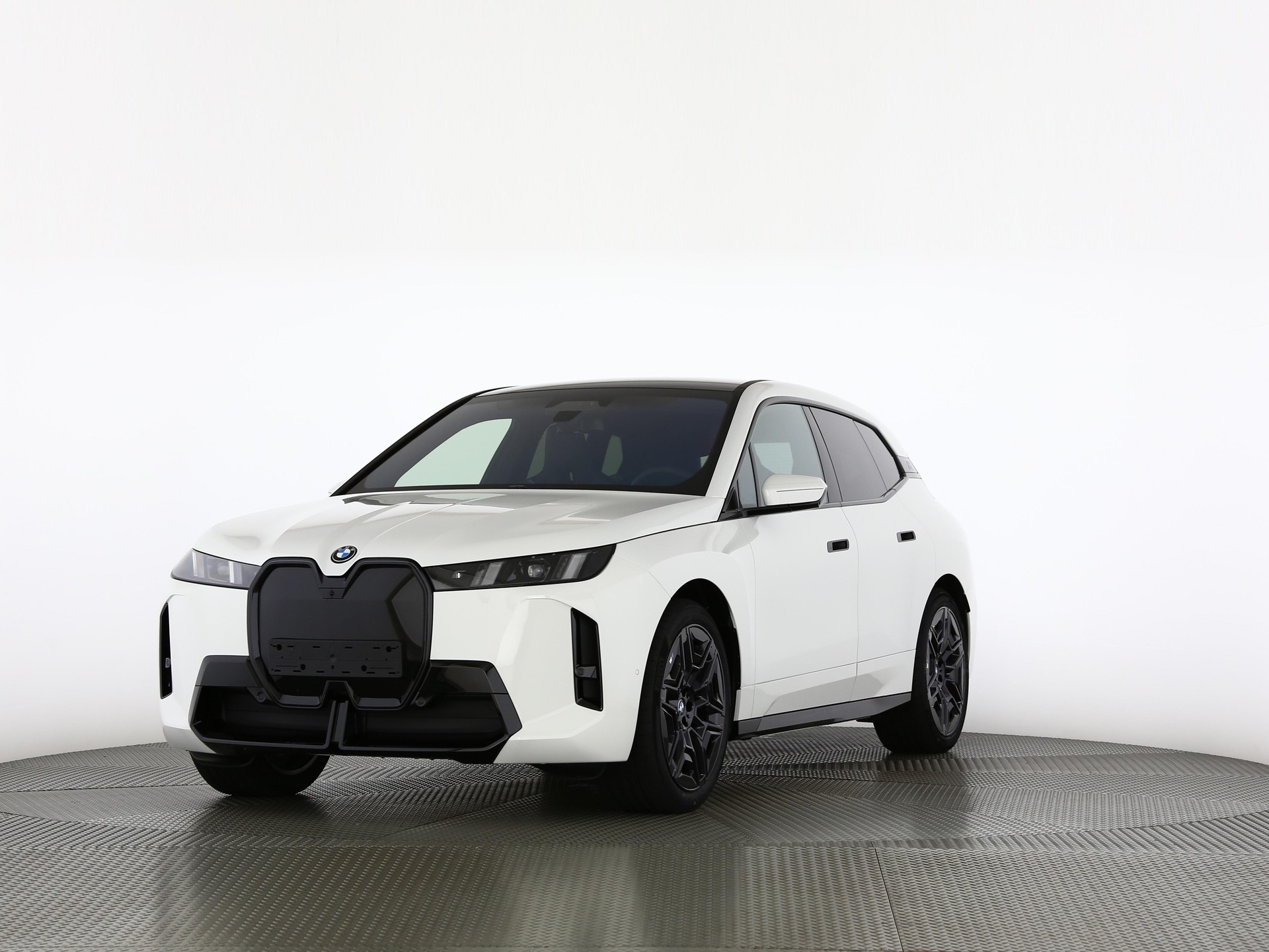 BMW iX xDrive60-image-0