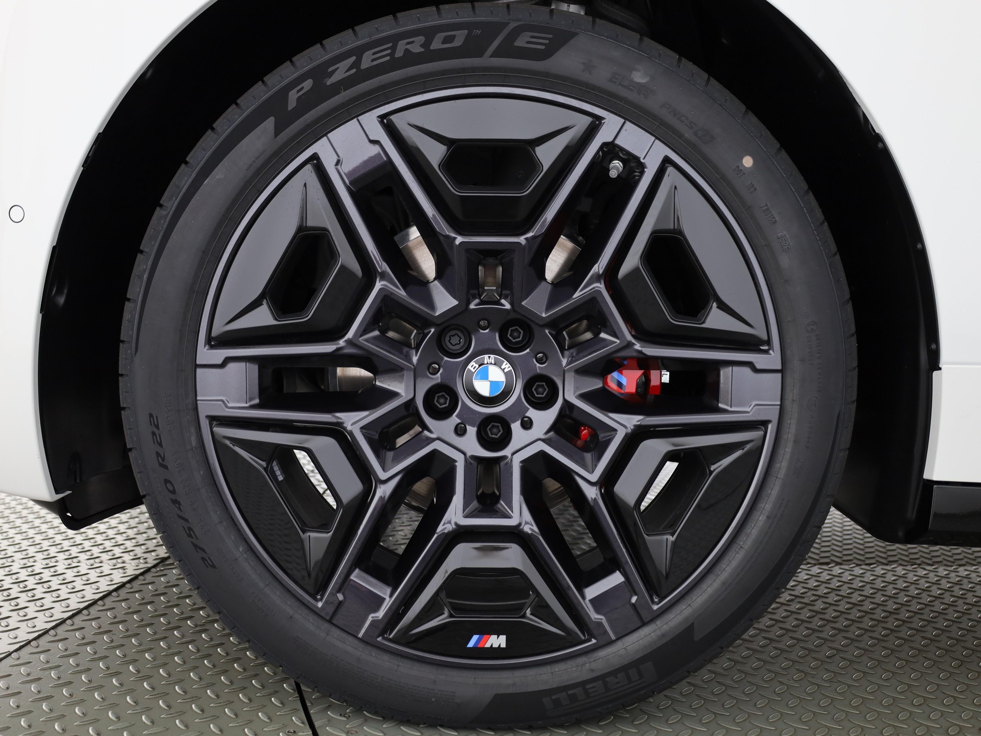 BMW iX xDrive60-image-24