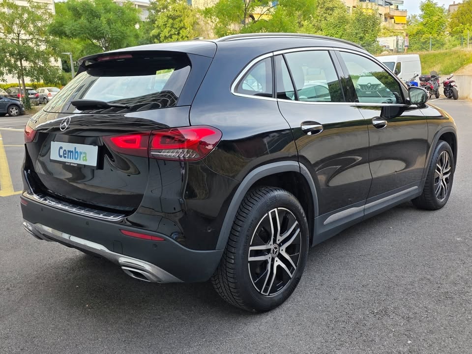 MERCEDES-BENZ GLA 180d Style 8G-DCT-image-4