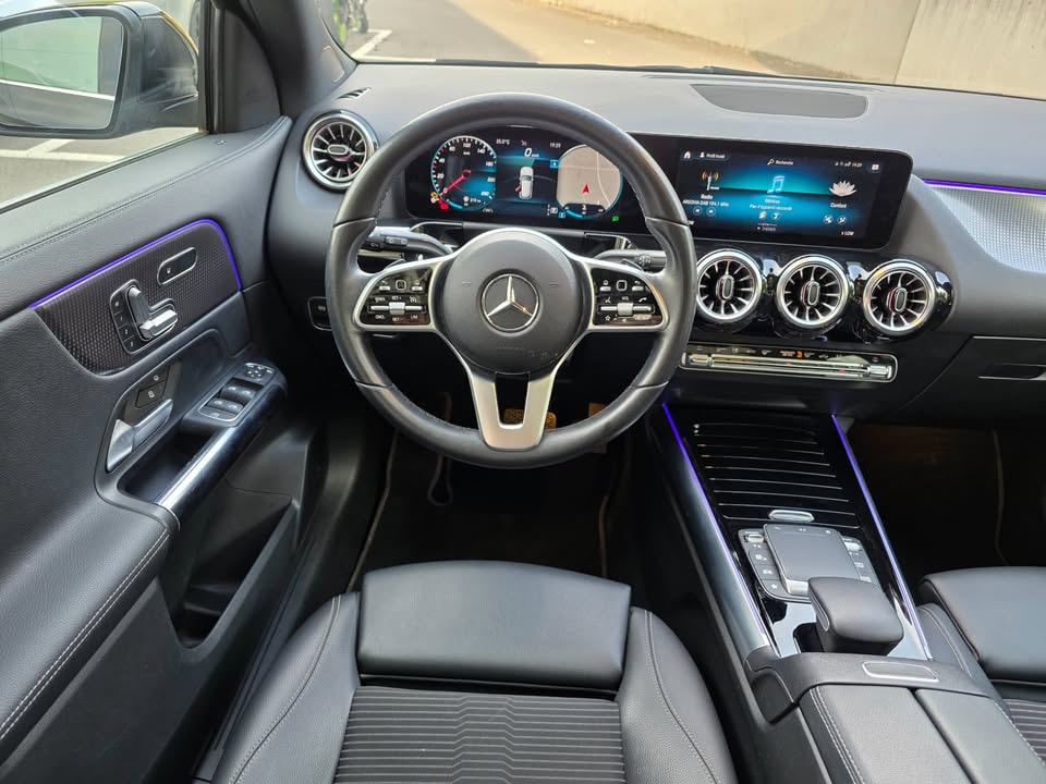 MERCEDES-BENZ GLA 180d Style 8G-DCT-image-6