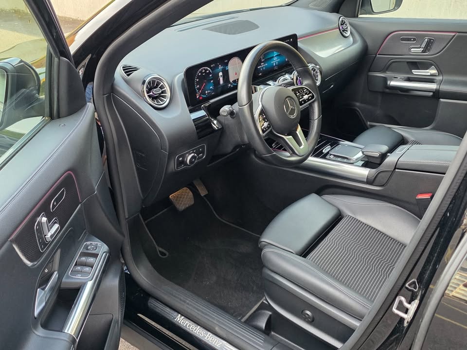 MERCEDES-BENZ GLA 180d Style 8G-DCT-image-10