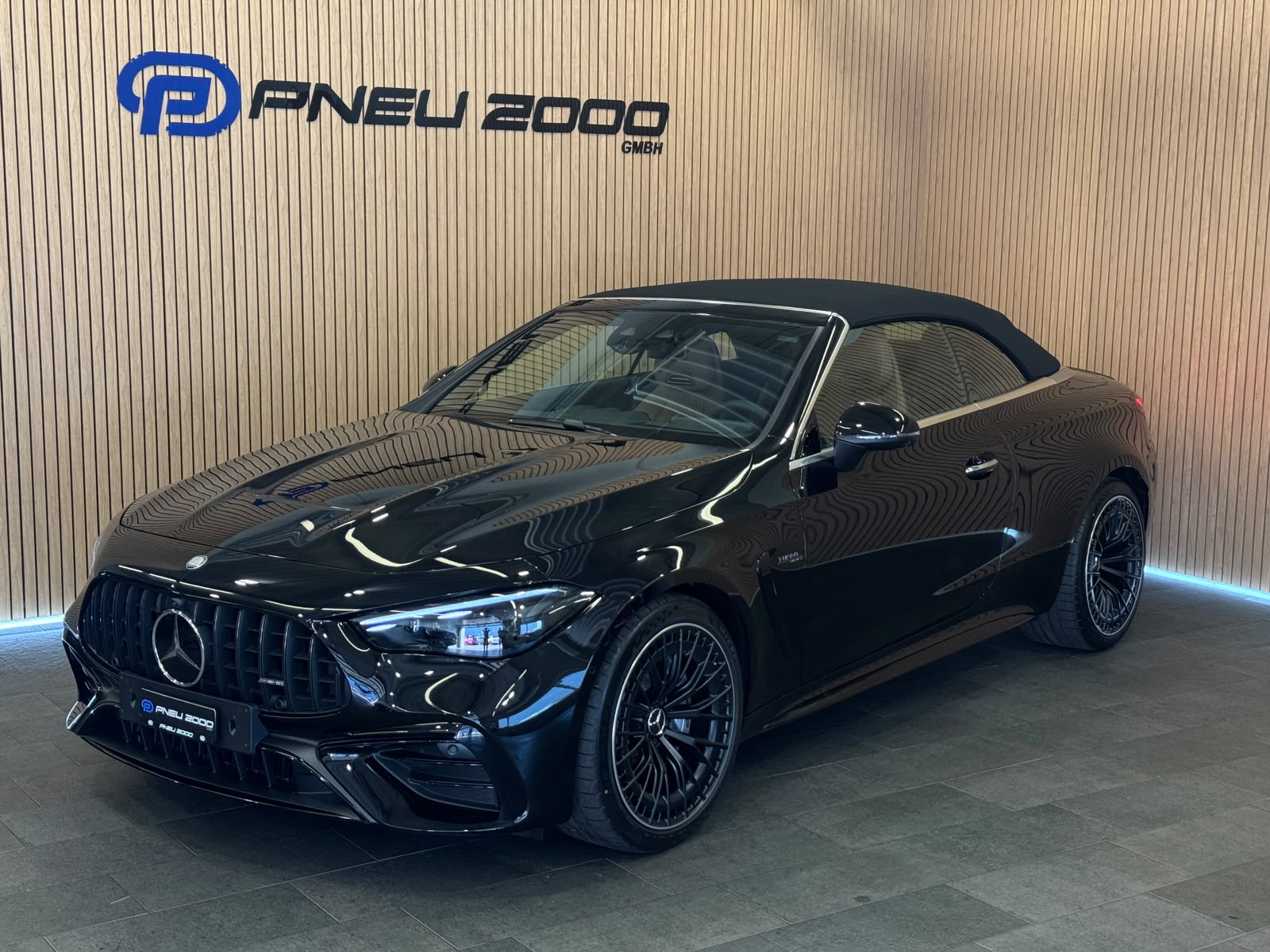 MERCEDES-BENZ CLE AMG 53 Cabrio 4Matic+ 9G-Tronic-showroom-element-1