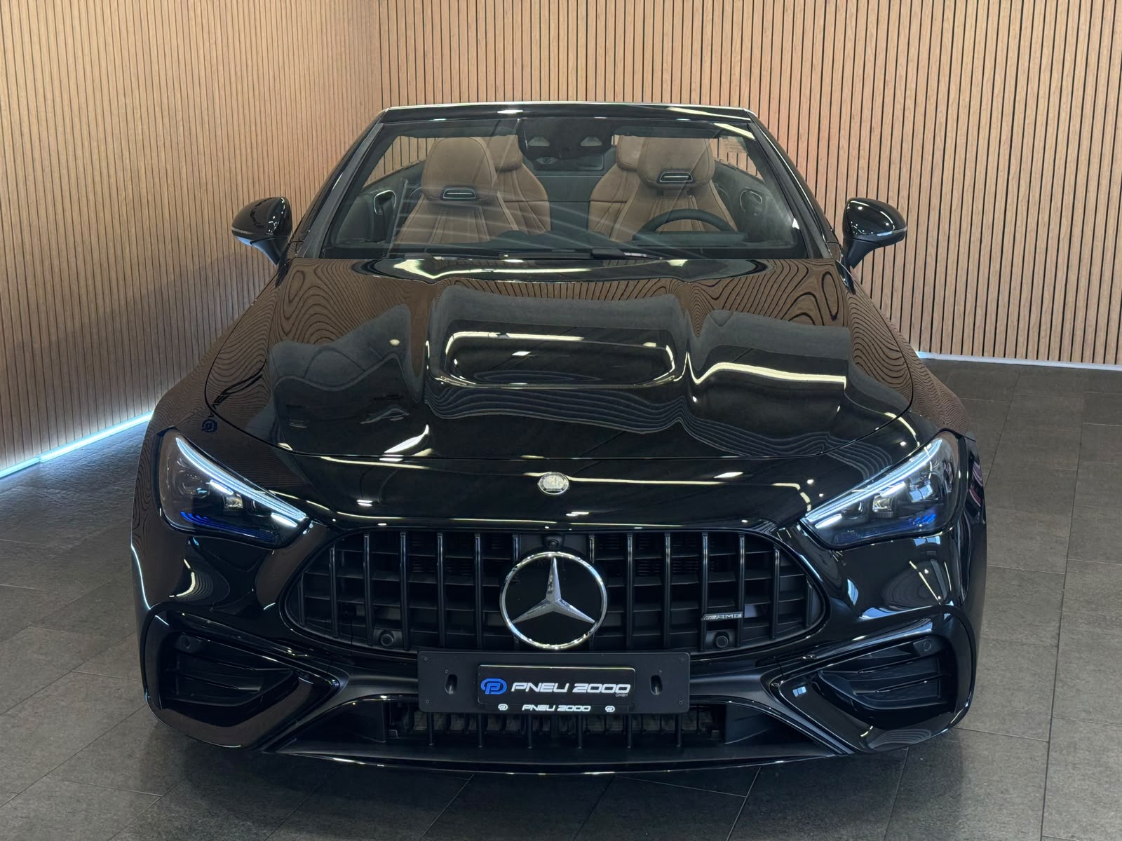 MERCEDES-BENZ CLE AMG 53 Cabrio 4Matic+ 9G-Tronic-showroom-element-2