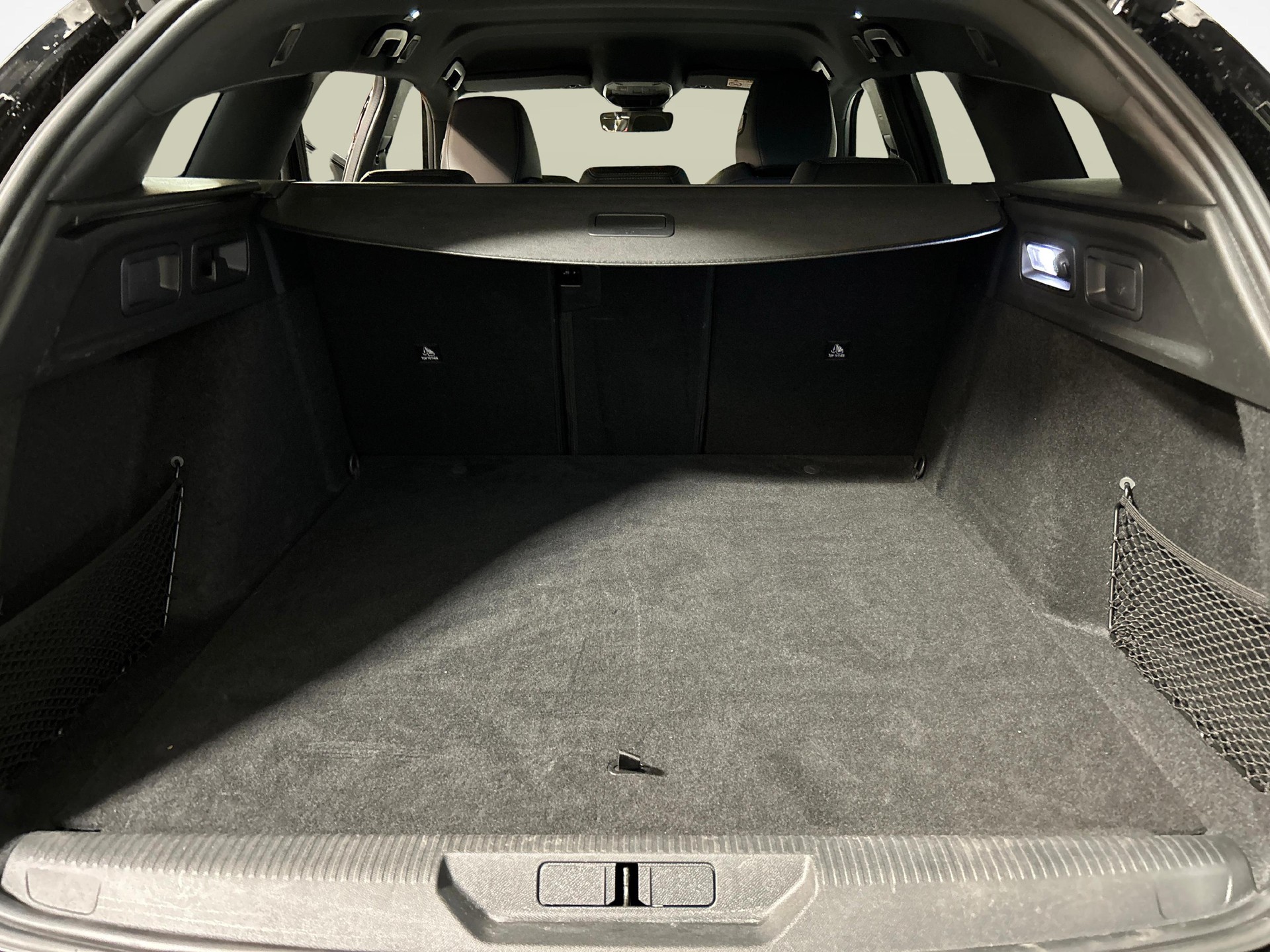 PEUGEOT 308 SW 1.6 PHEV 180 GT-image-12