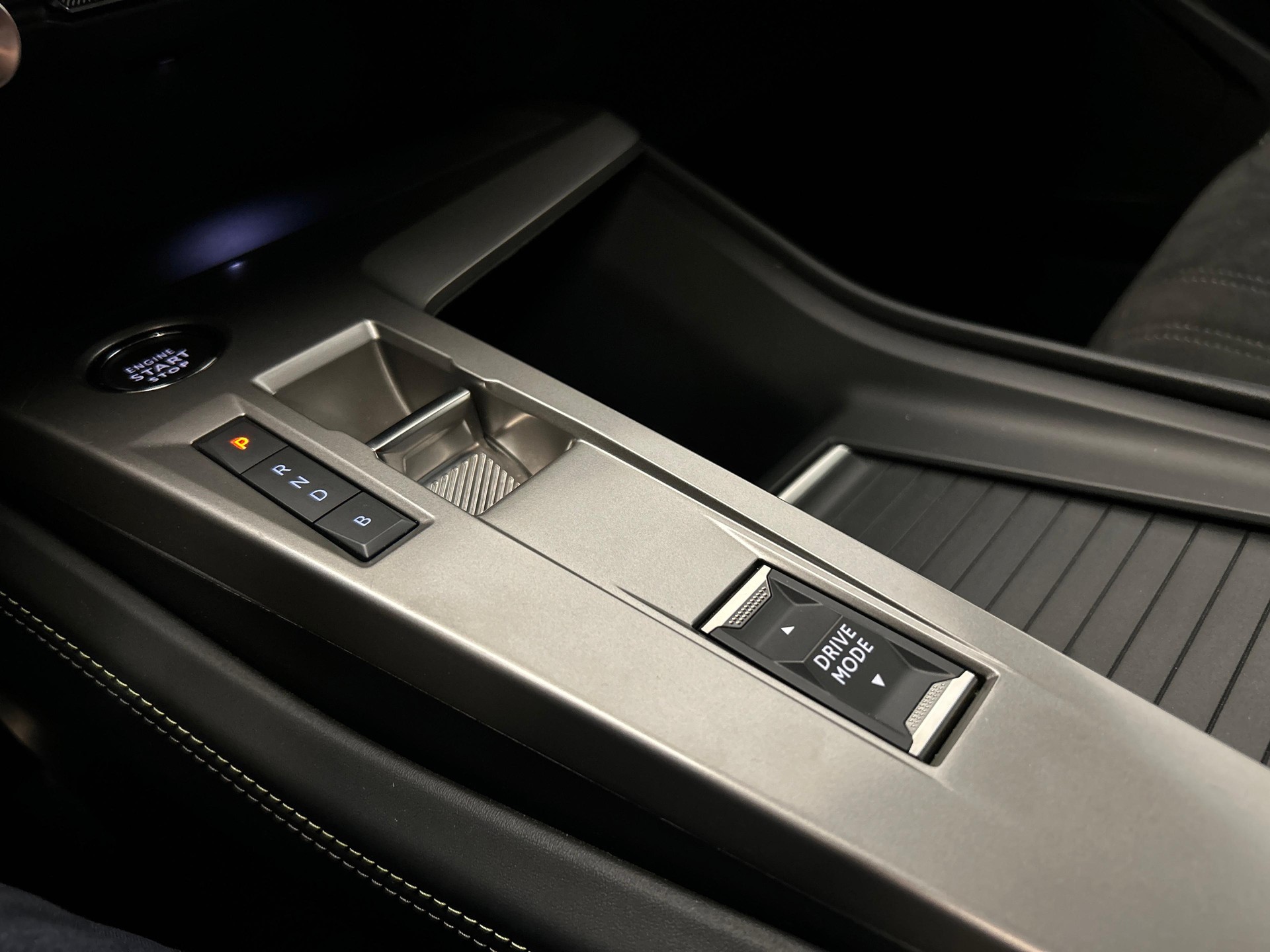 PEUGEOT 308 SW 1.6 PHEV 180 GT-image-14