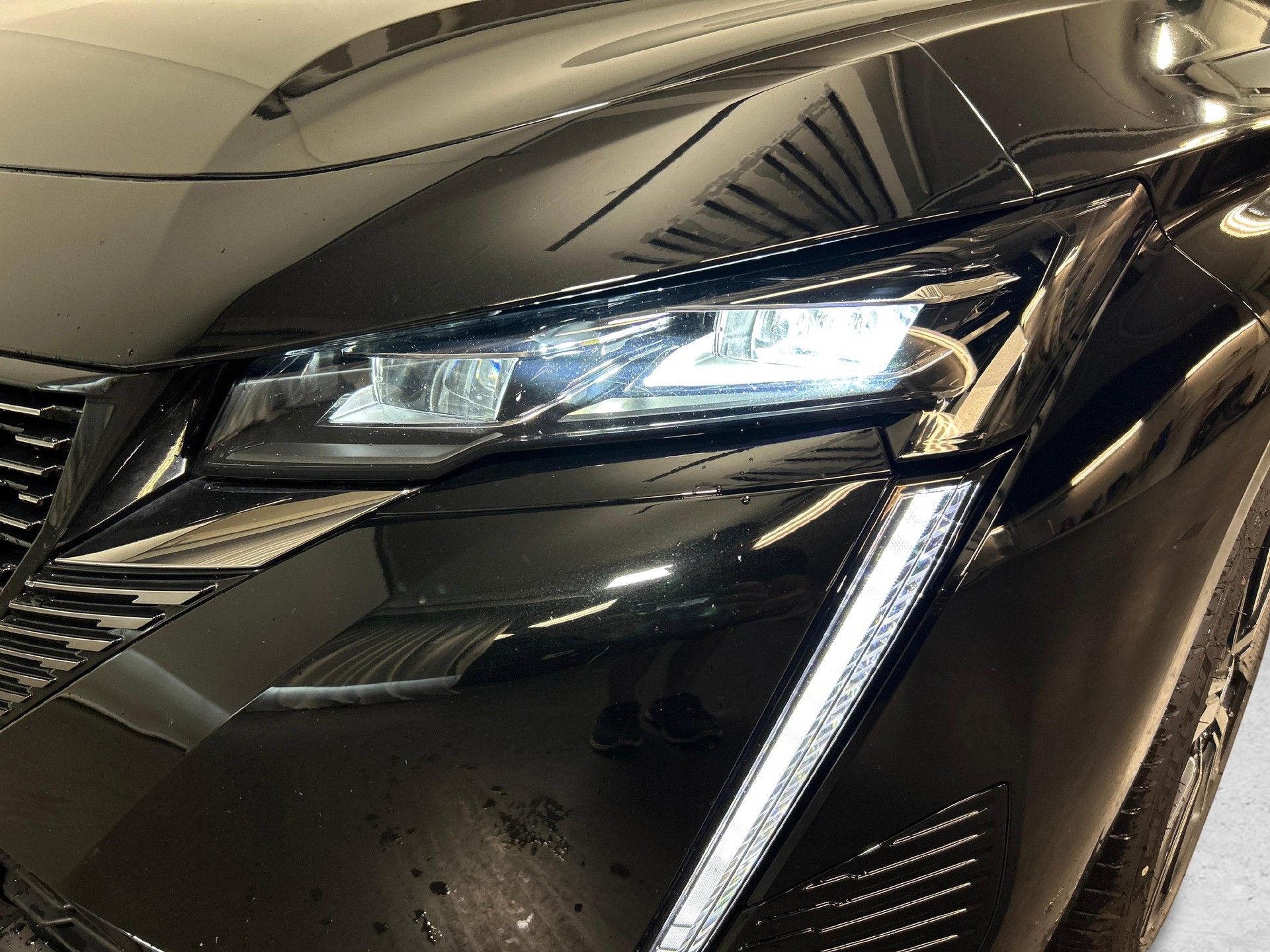 PEUGEOT 308 SW 1.6 PHEV 180 GT-image-14