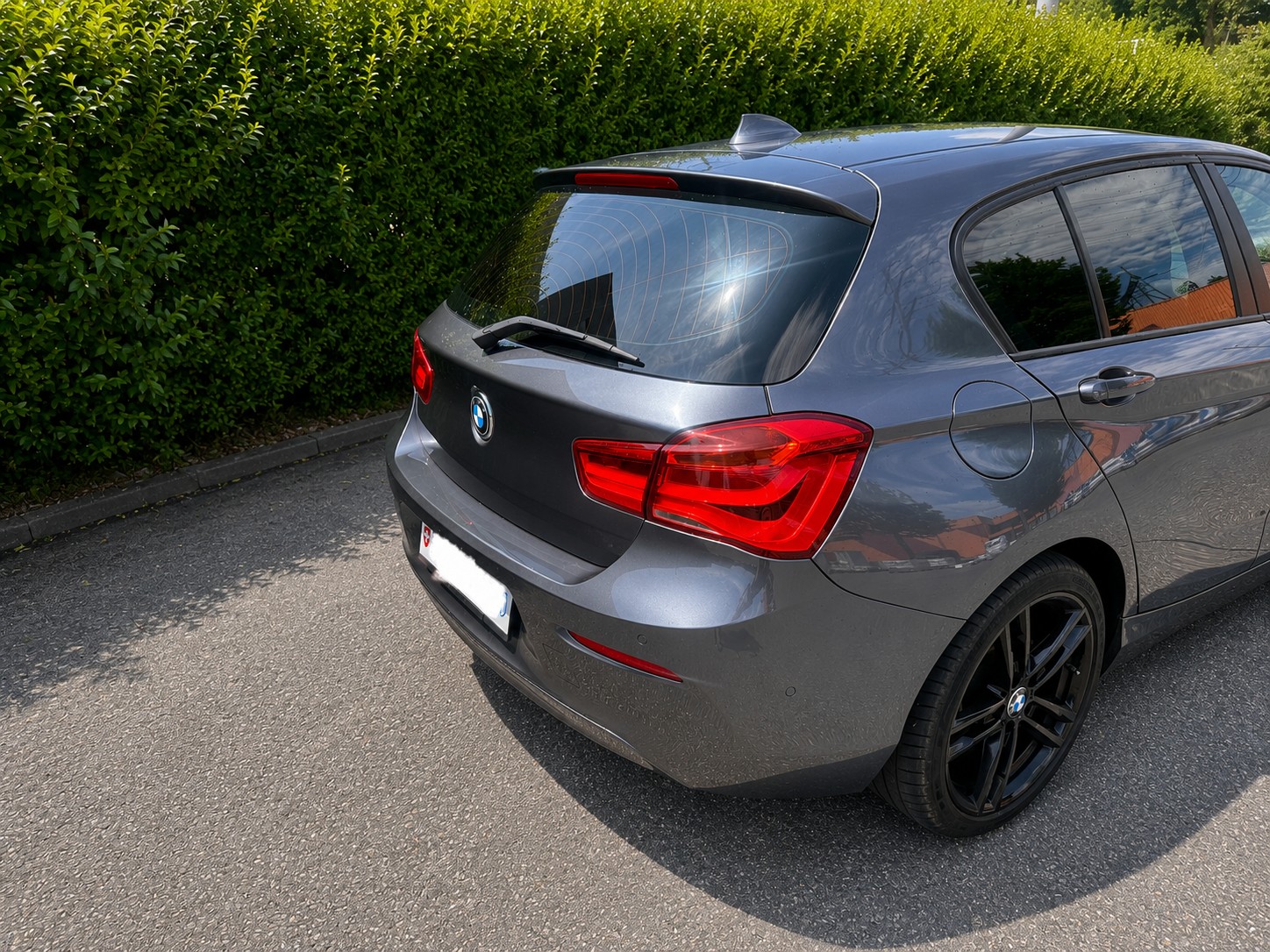 BMW 118i-image-2