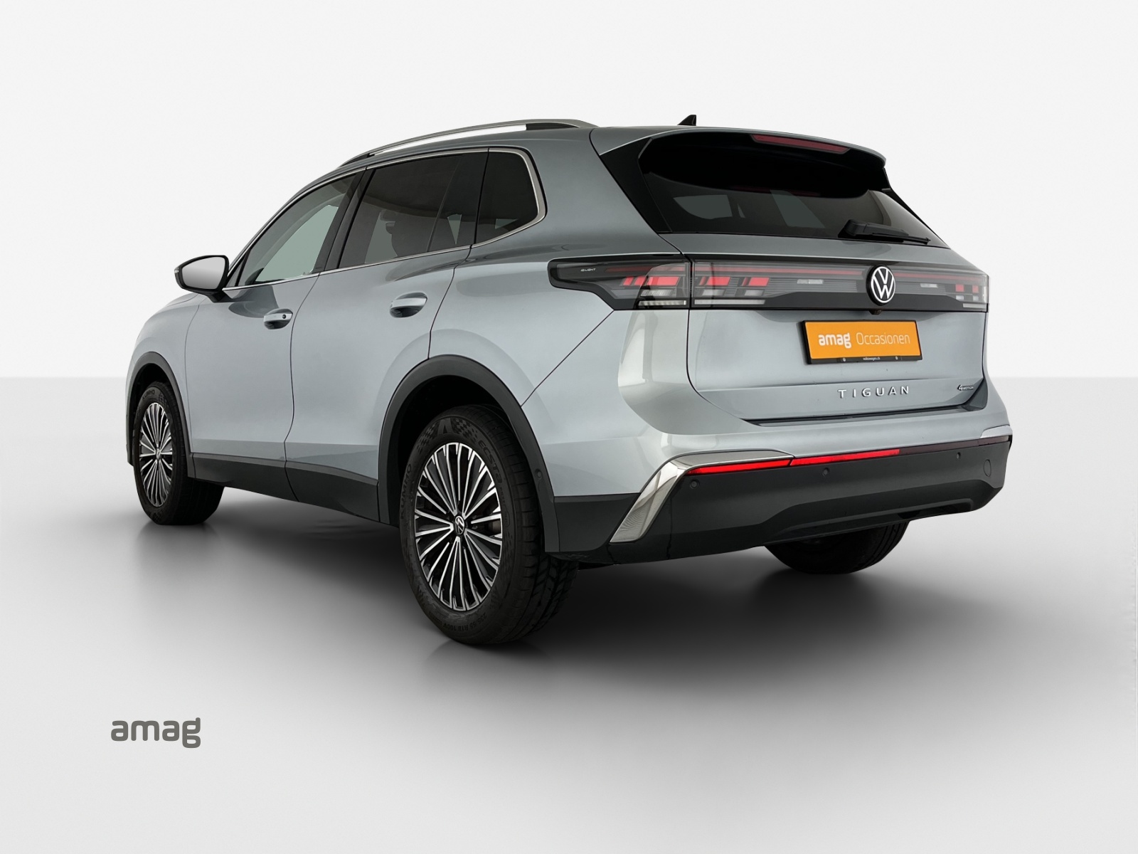 VW Tiguan 2.0 TSI DSG Elegance 4Motion-image-2