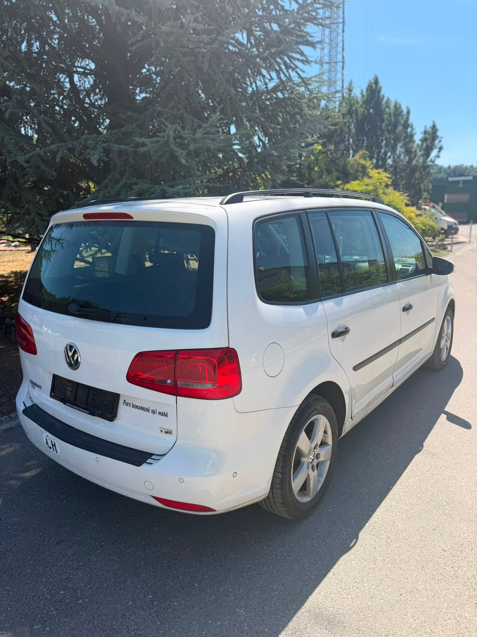 VW Touran 1.4 TSI Trendline DSG-image-5