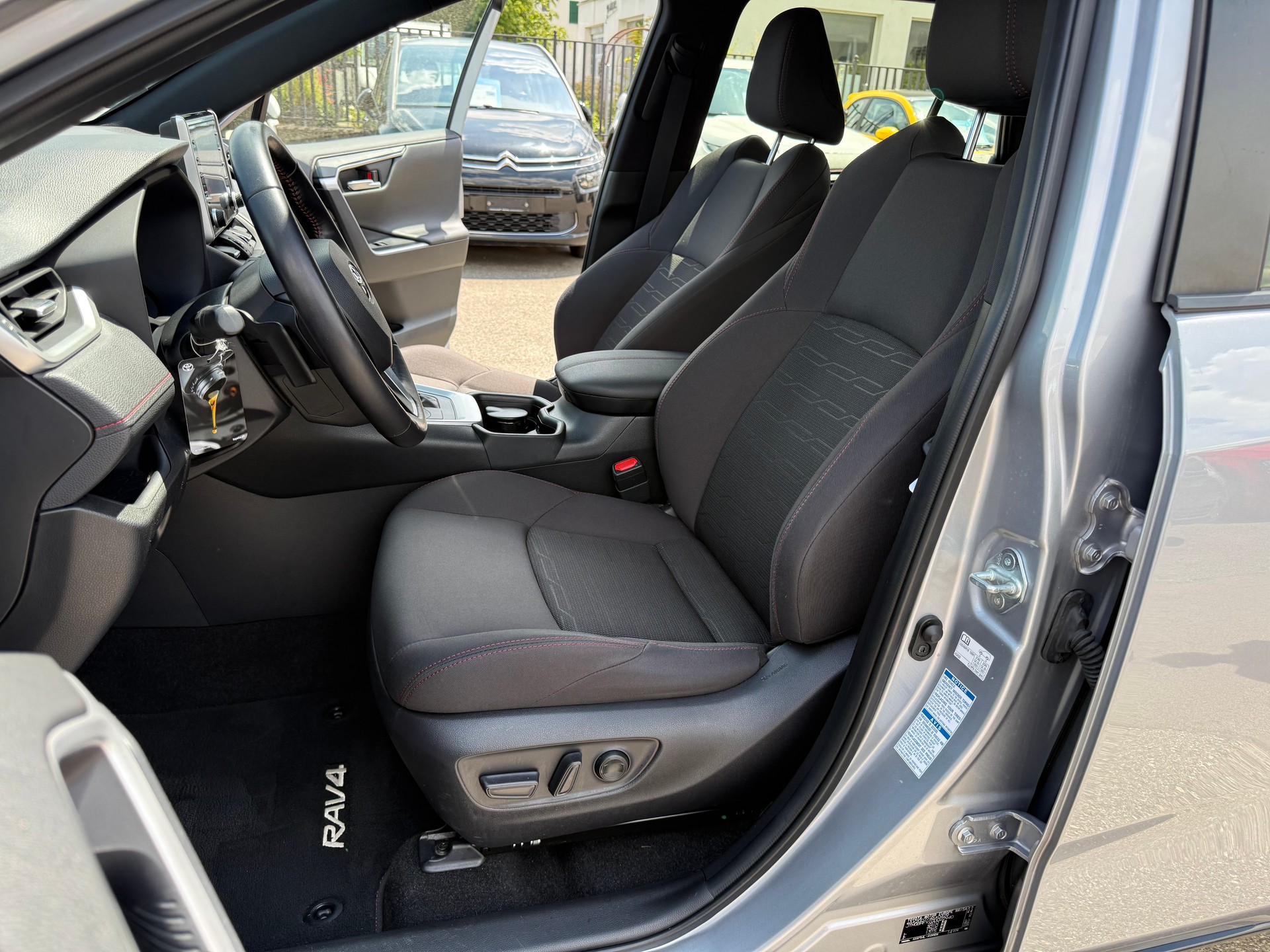 TOYOTA RAV-4 2.5 PHEV Trend e-CVT 4WD-image-8