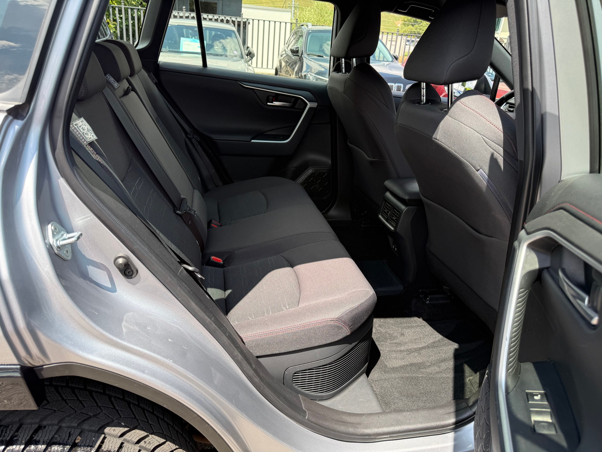 TOYOTA RAV-4 2.5 PHEV Trend e-CVT 4WD-image-12