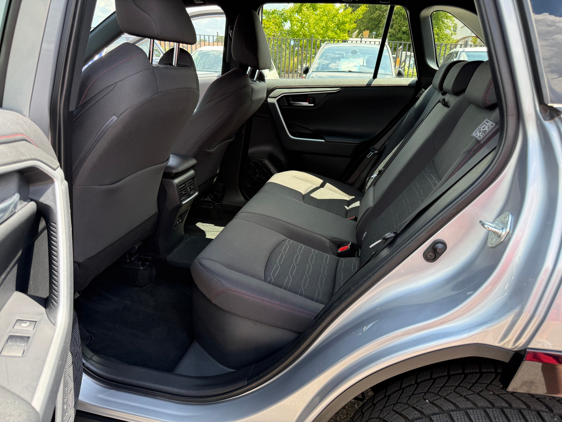 TOYOTA RAV-4 2.5 PHEV Trend e-CVT 4WD-image-11