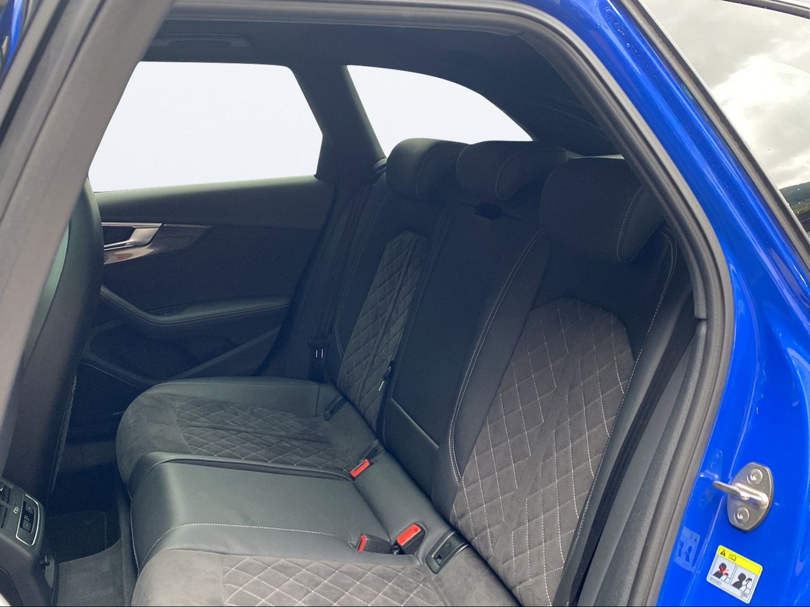 AUDI RS4 Avant 2.9 TFSI quattro tiptronic-image-14