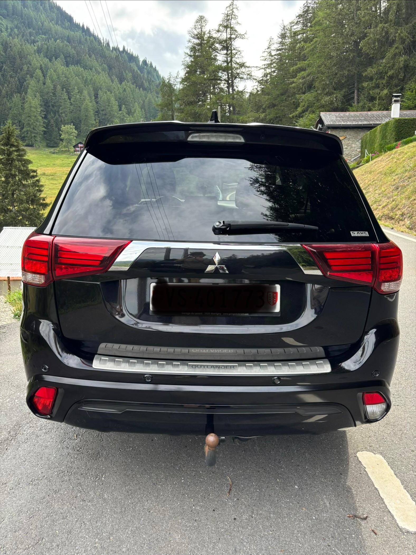 MITSUBISHI 2.4 PHEV Diamond S-Edition-image-1