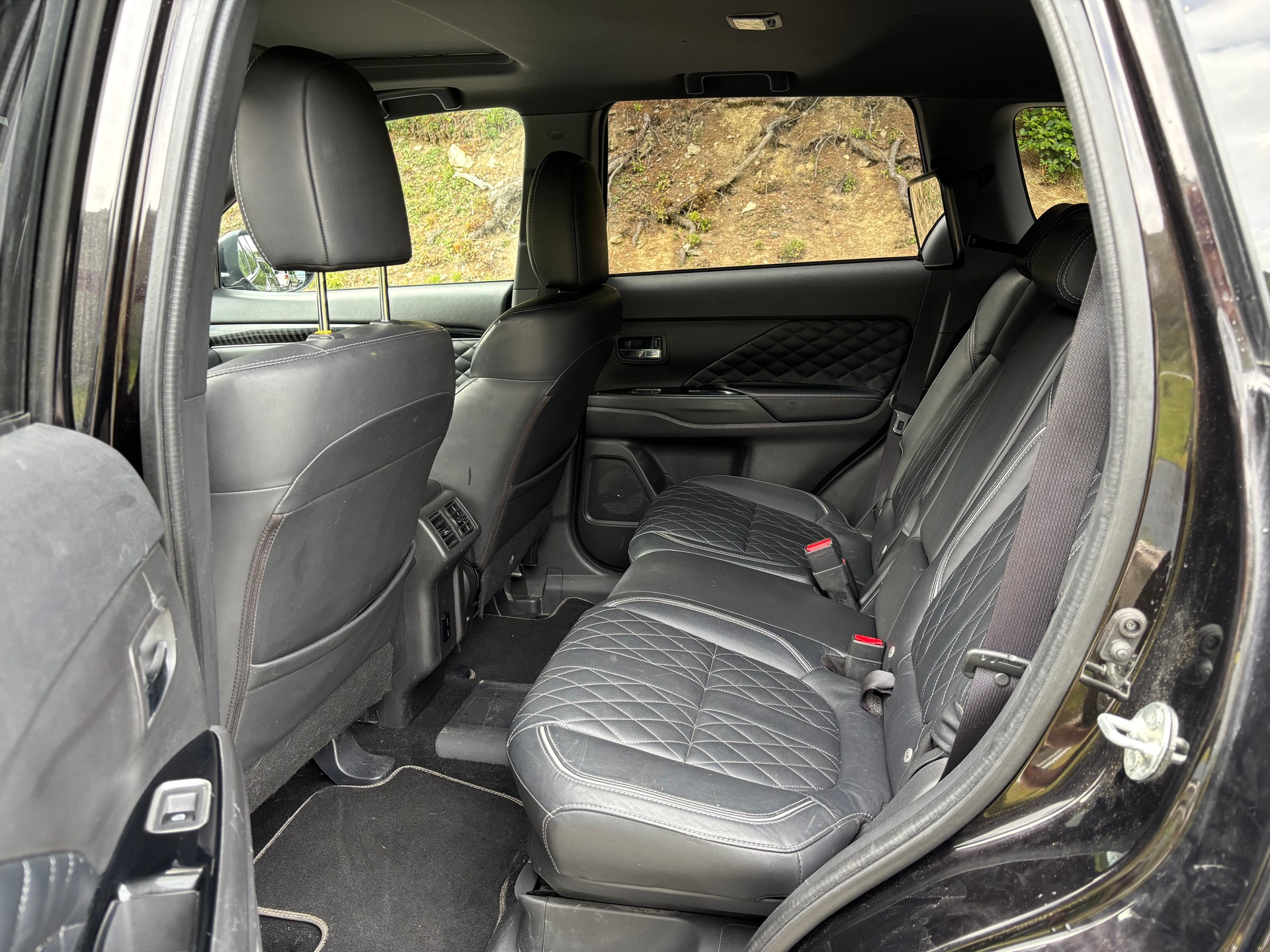 MITSUBISHI 2.4 PHEV Diamond S-Edition-image-4