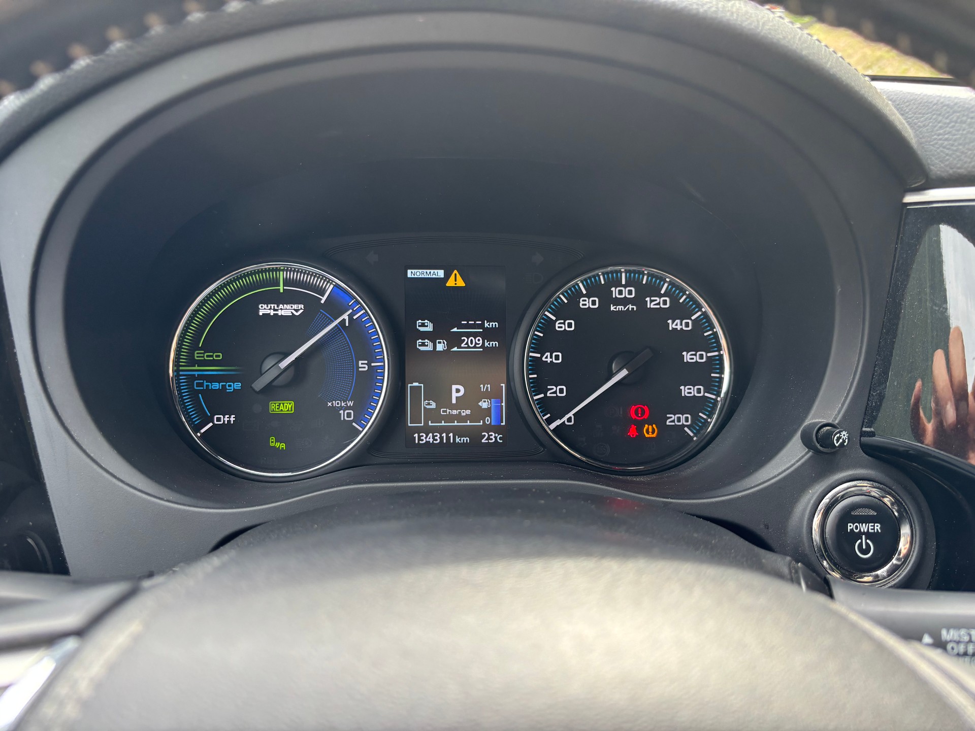 MITSUBISHI 2.4 PHEV Diamond S-Edition-image-6