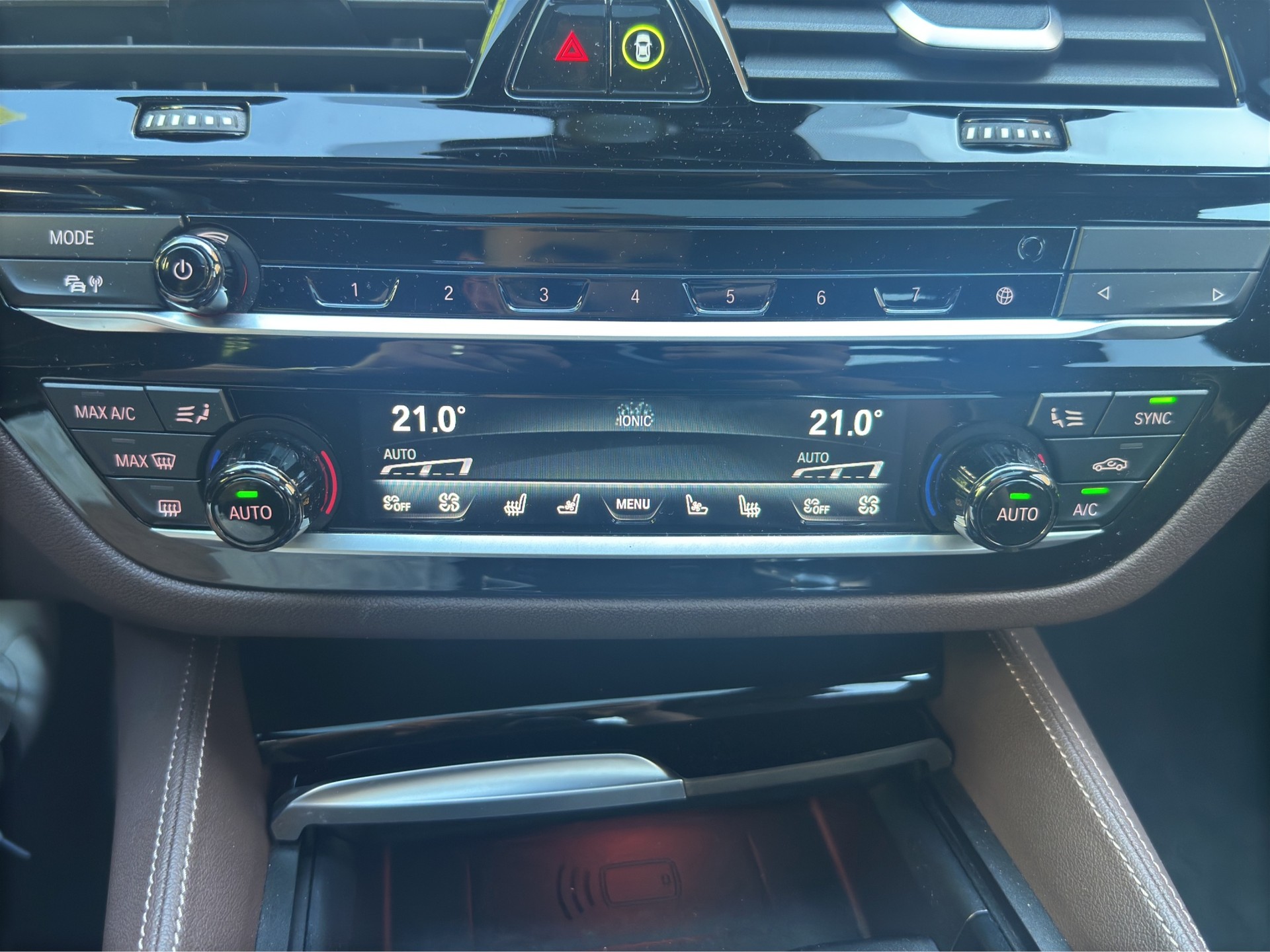 BMW M550i xDrive FACLIFT Exclusiv AHK / Standheizung / ACC-image-20