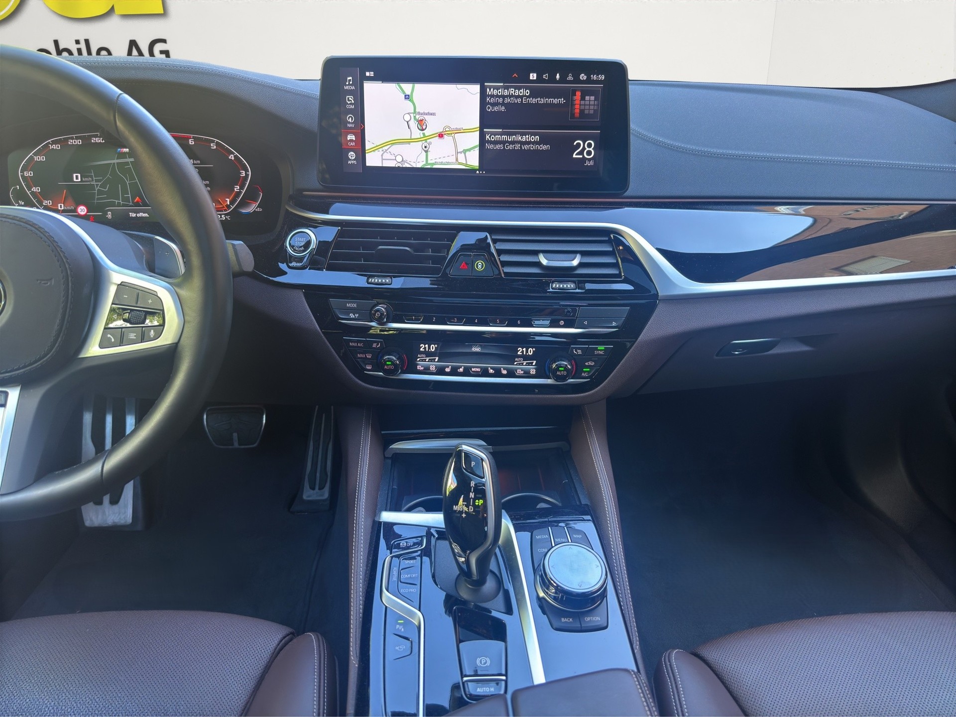 BMW M550i xDrive FACLIFT Exclusiv AHK / Standheizung / ACC-image-21