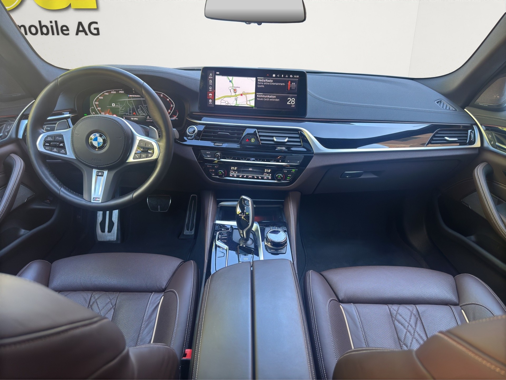 BMW M550i xDrive FACLIFT Exclusiv AHK / Standheizung / ACC-image-9