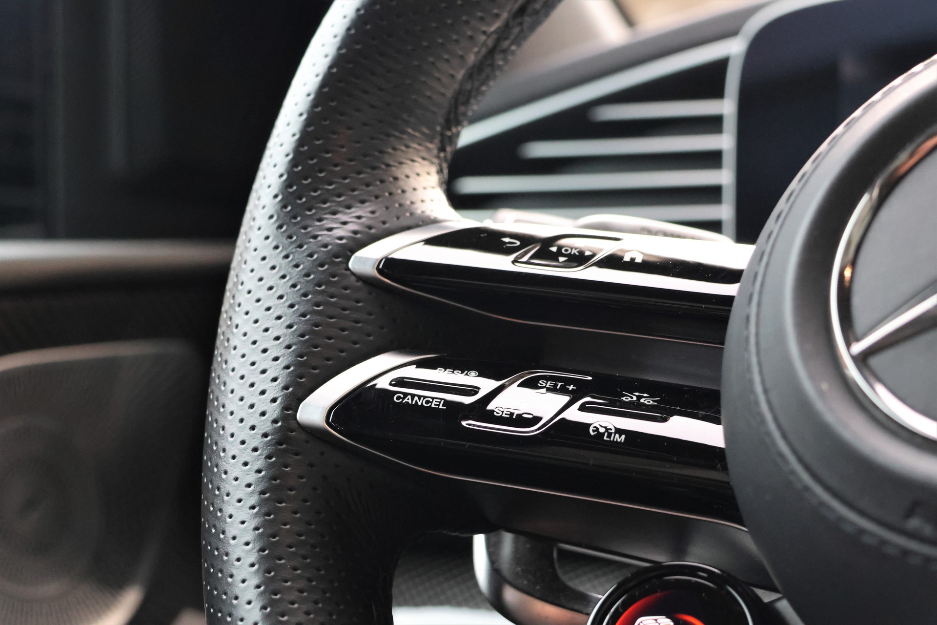 MERCEDES-BENZ GLE 63 S AMG 4Matic+ 9G-Speedshift (CH) + 3.5T AHK-image-18