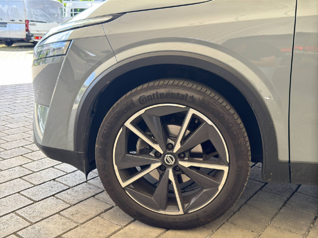 NISSAN Qashqai 1.3 DIG-T 158PS Tekna-image-19