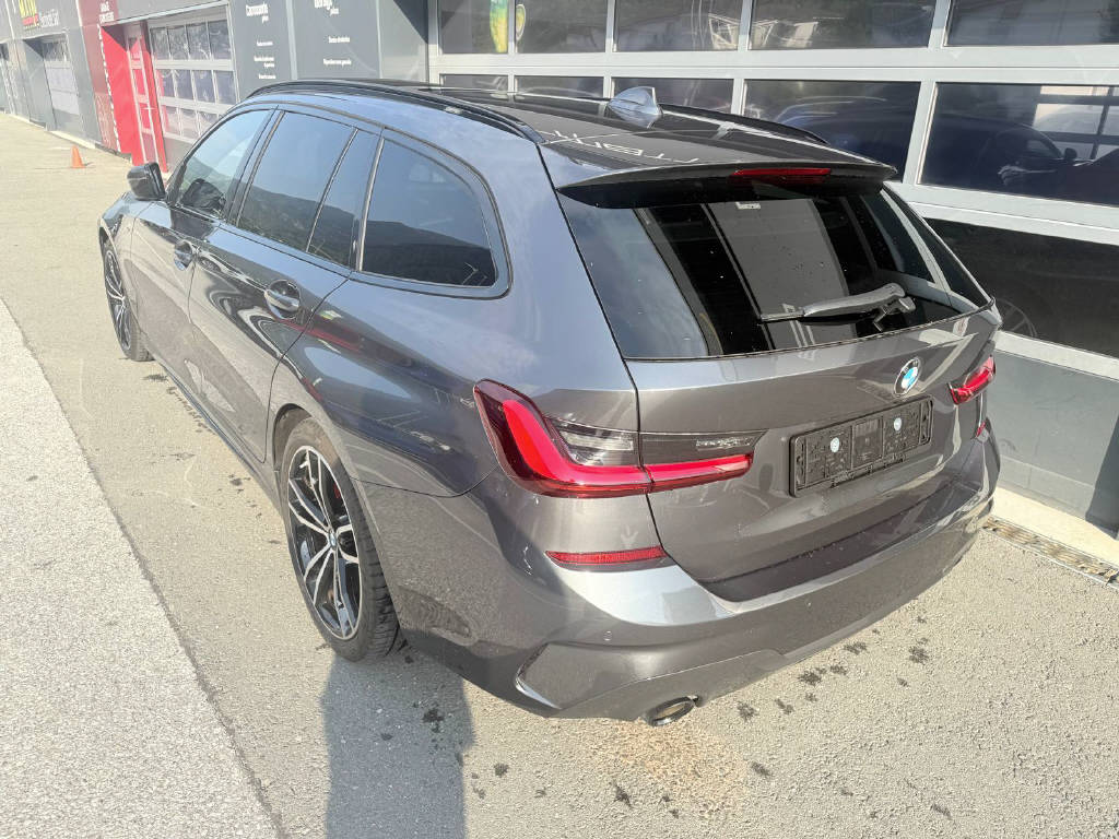BMW 330i xDrive Touring M Sport - CH-image-4