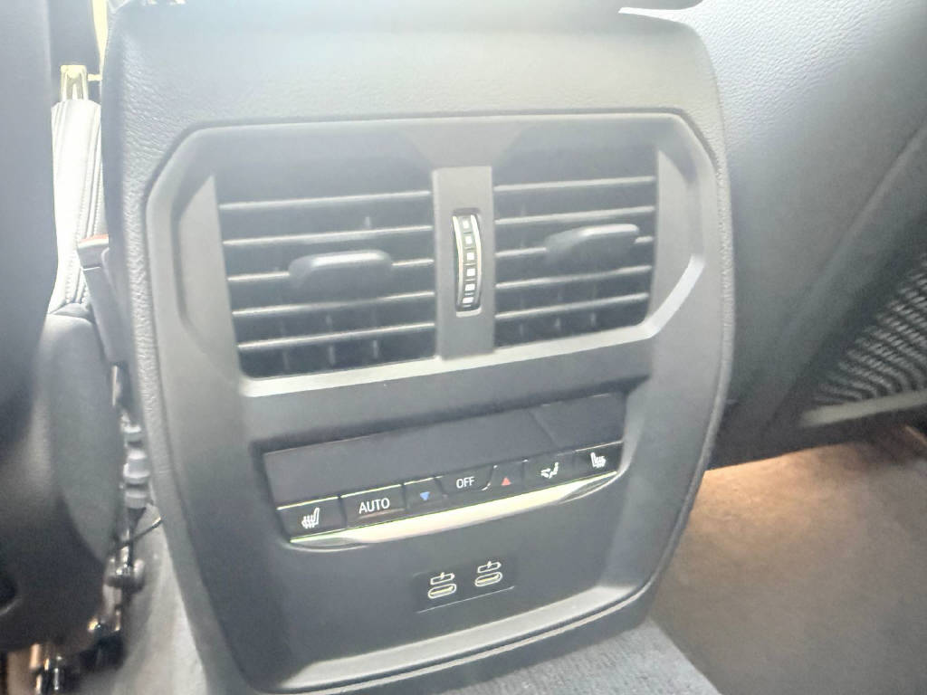 BMW 330i xDrive Touring M Sport - CH-image-13