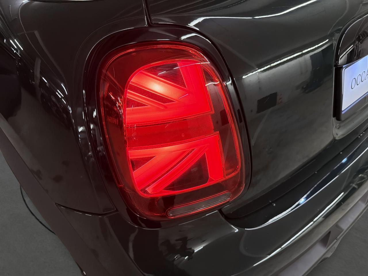 MINI Cabrio 2.0i John Cooper Works-image-12