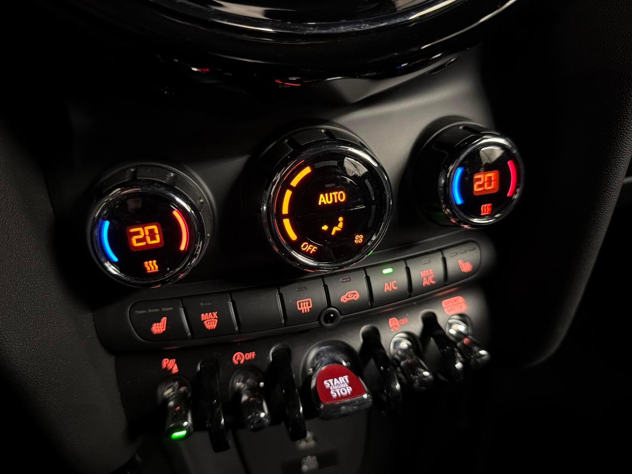 MINI Cabrio 2.0i John Cooper Works-image-23