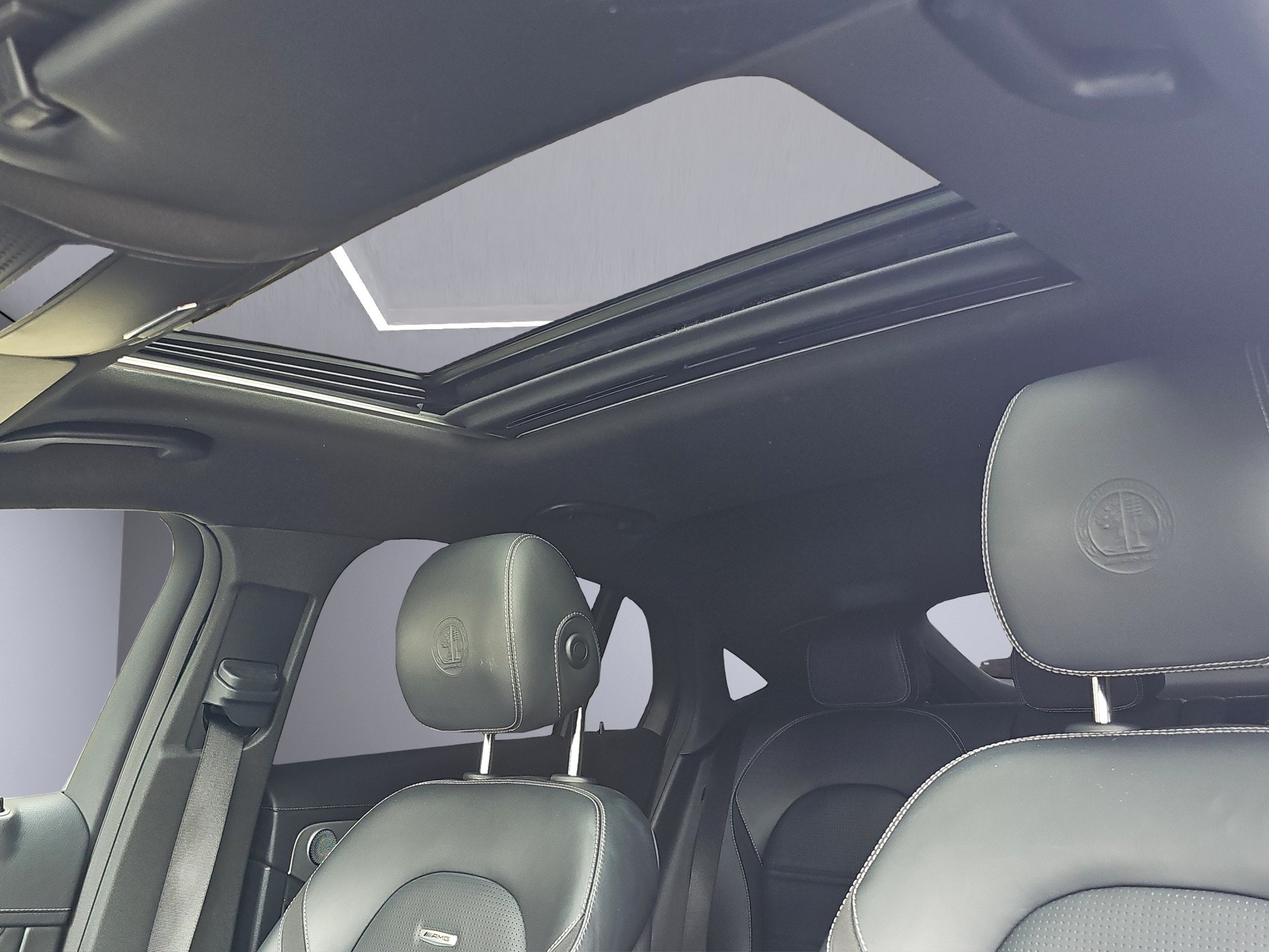 MERCEDES-BENZ GLC Coupé 63 S AMG 4Matic+ 9G-Tronic-image-8