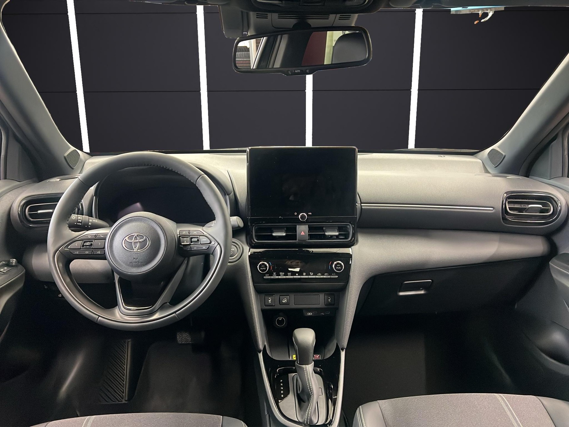 TOYOTA Yaris Cross 1.5 VVT-i HSD Premium AWD-i-image-10