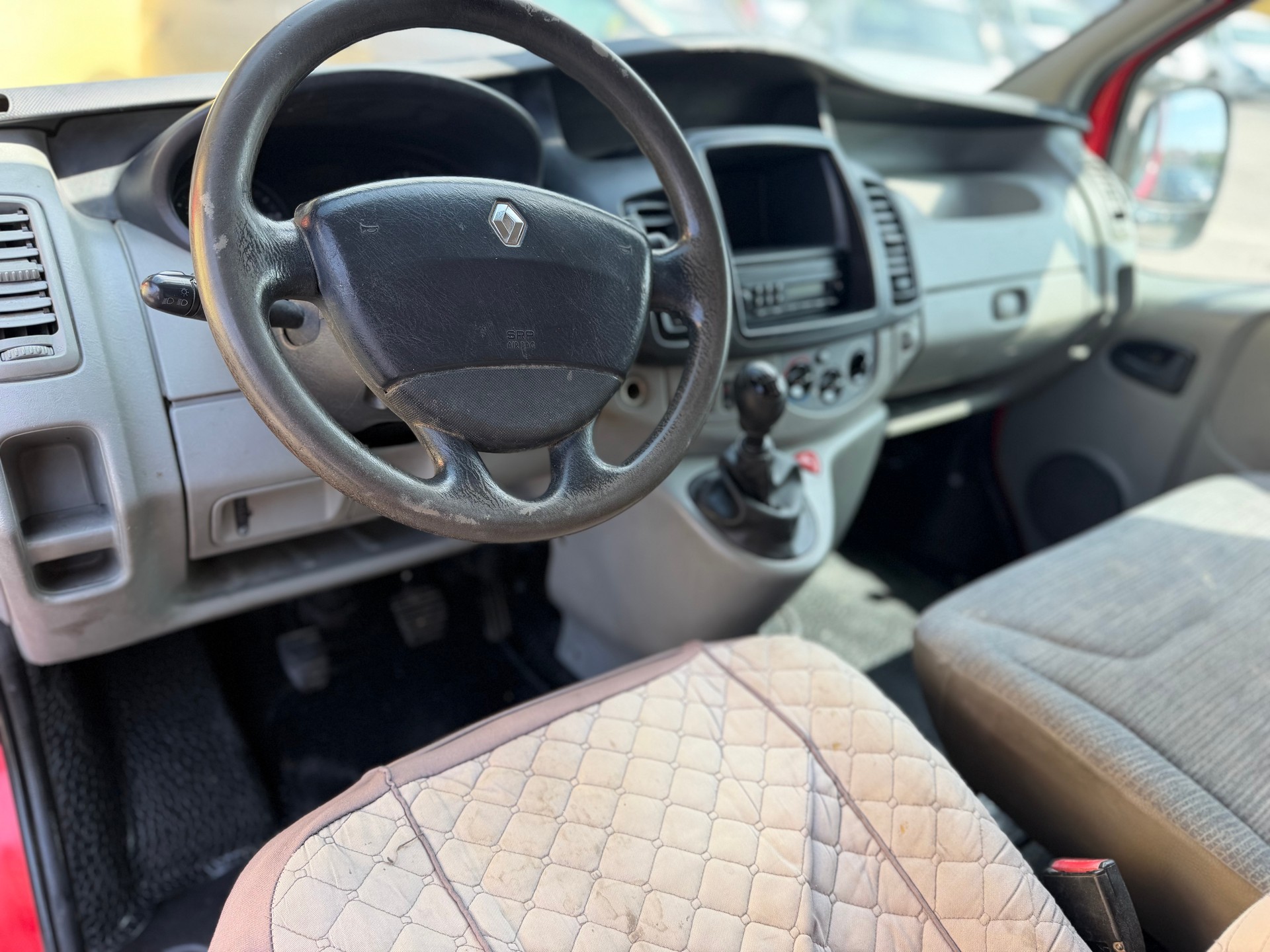 RENAULT Trafic 2.0 dCi 115 2.9t L2H1-image-13