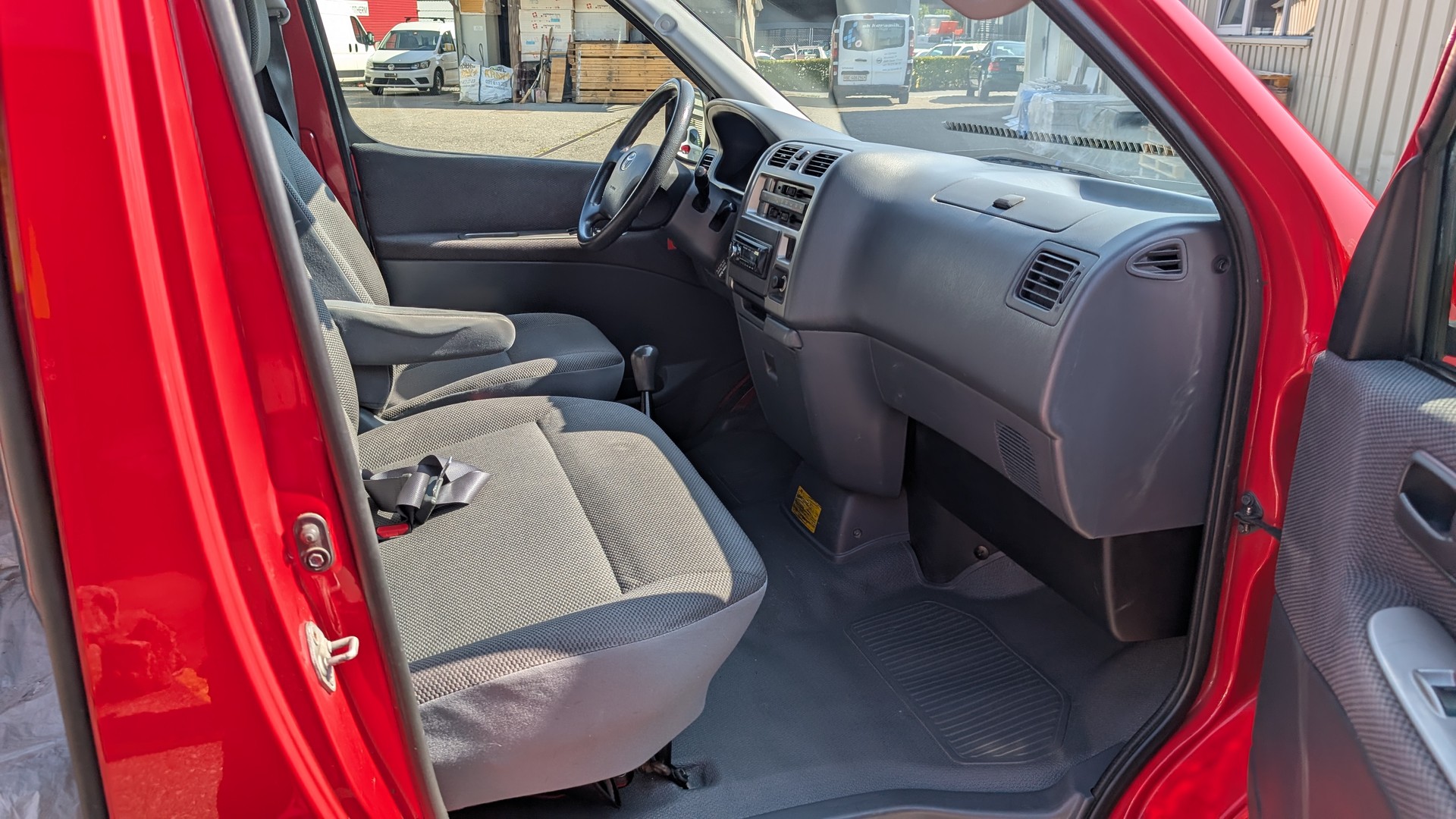 TOYOTA Hiace D-4D Van SWB-image-11