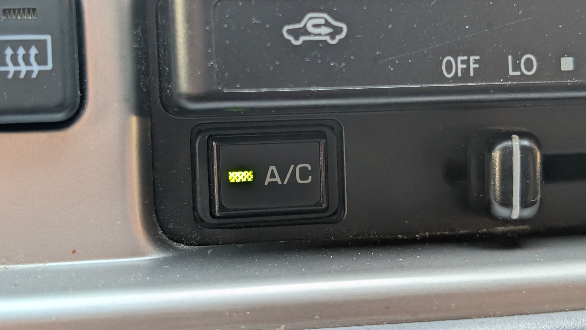 TOYOTA Hiace D-4D Van SWB-image-14