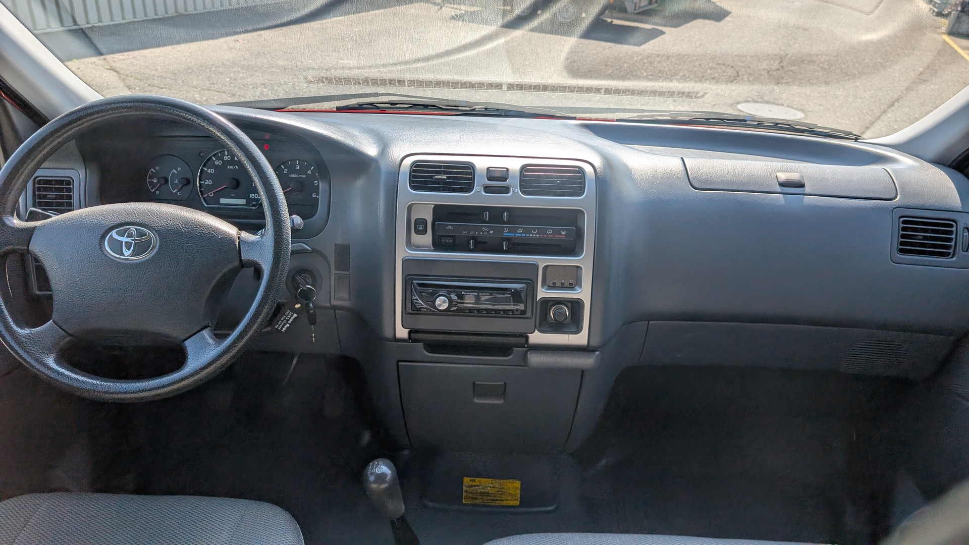 TOYOTA Hiace D-4D Van SWB-image-15