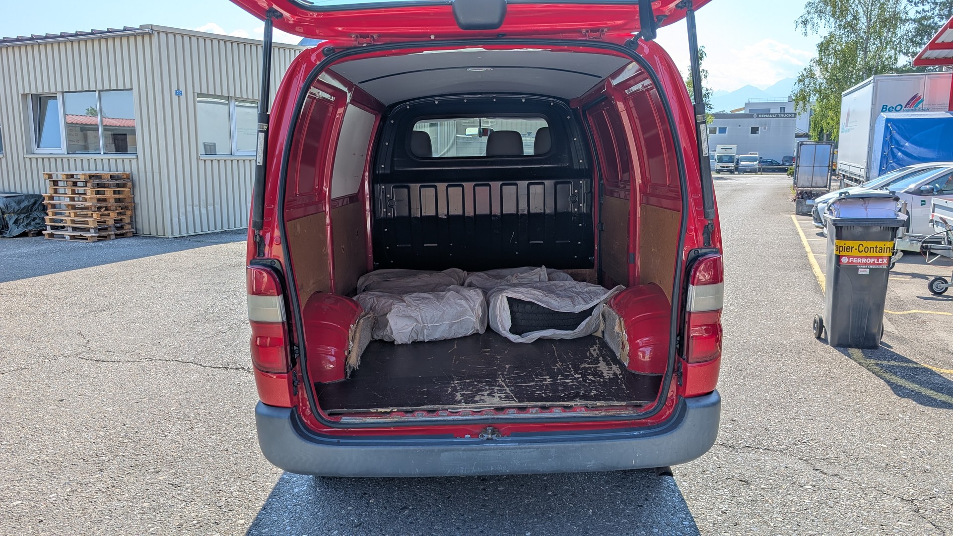 TOYOTA Hiace D-4D Van SWB-image-10