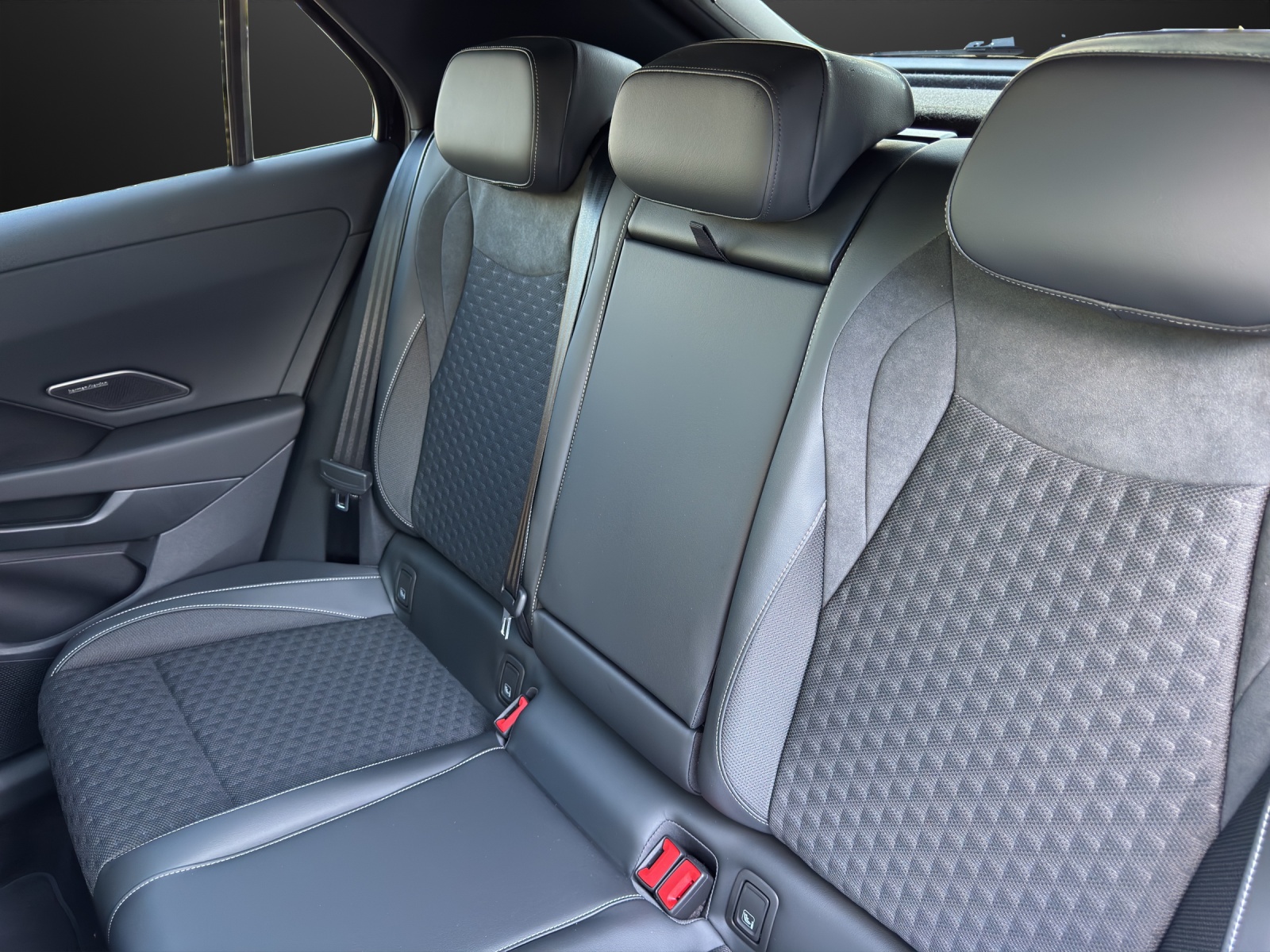 VW T-Roc 1.5 eTSI mHEV R-Line DSG-image-8