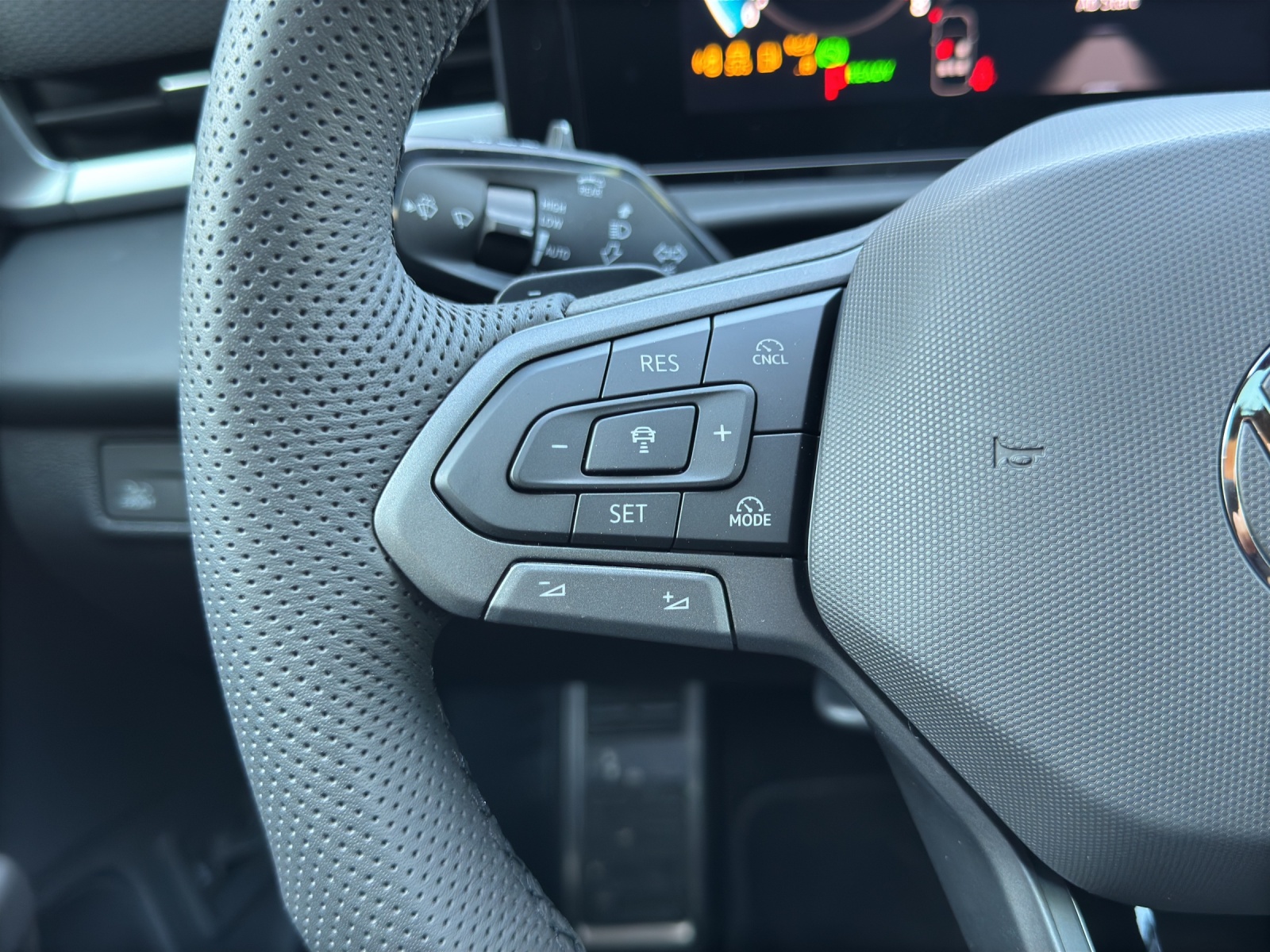 VW T-Roc 1.5 eTSI mHEV R-Line DSG-image-16