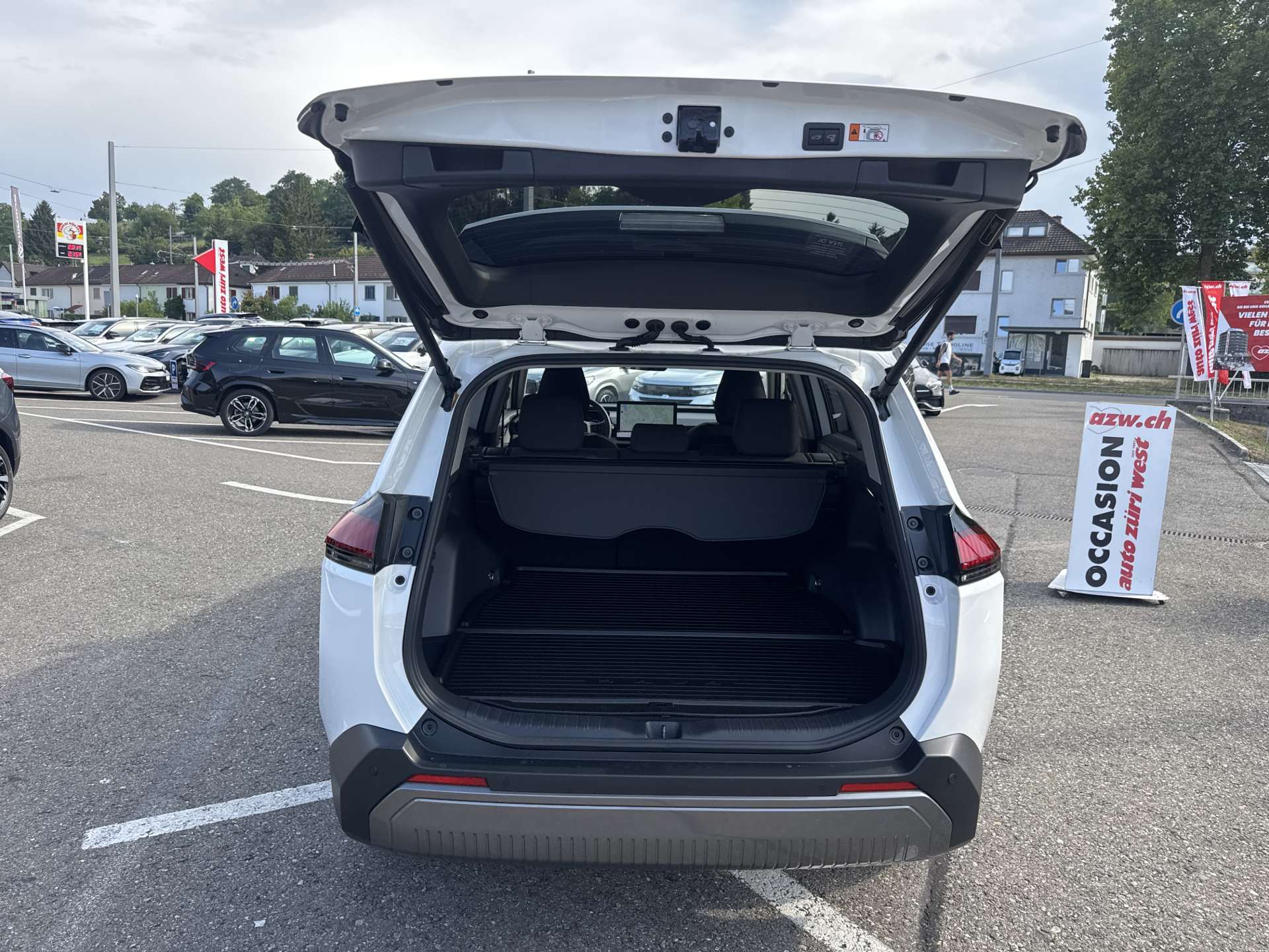 TOYOTA RAV-4 2.5 HSD Trend e-CVT AWD NEUES MODELL Automat-image-7