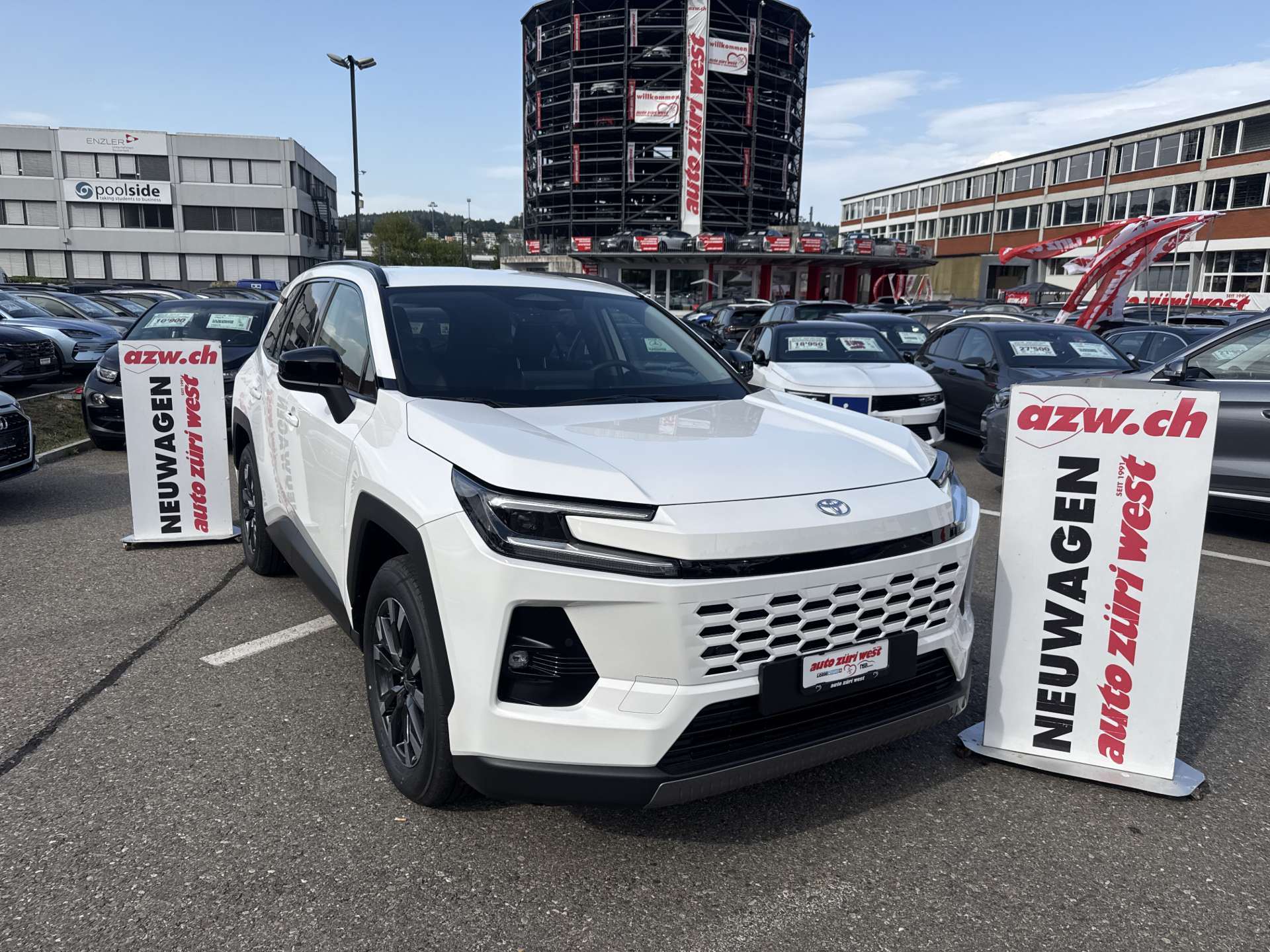 TOYOTA RAV-4 2.5 HSD Trend e-CVT AWD NEUES MODELL Automat-image-0