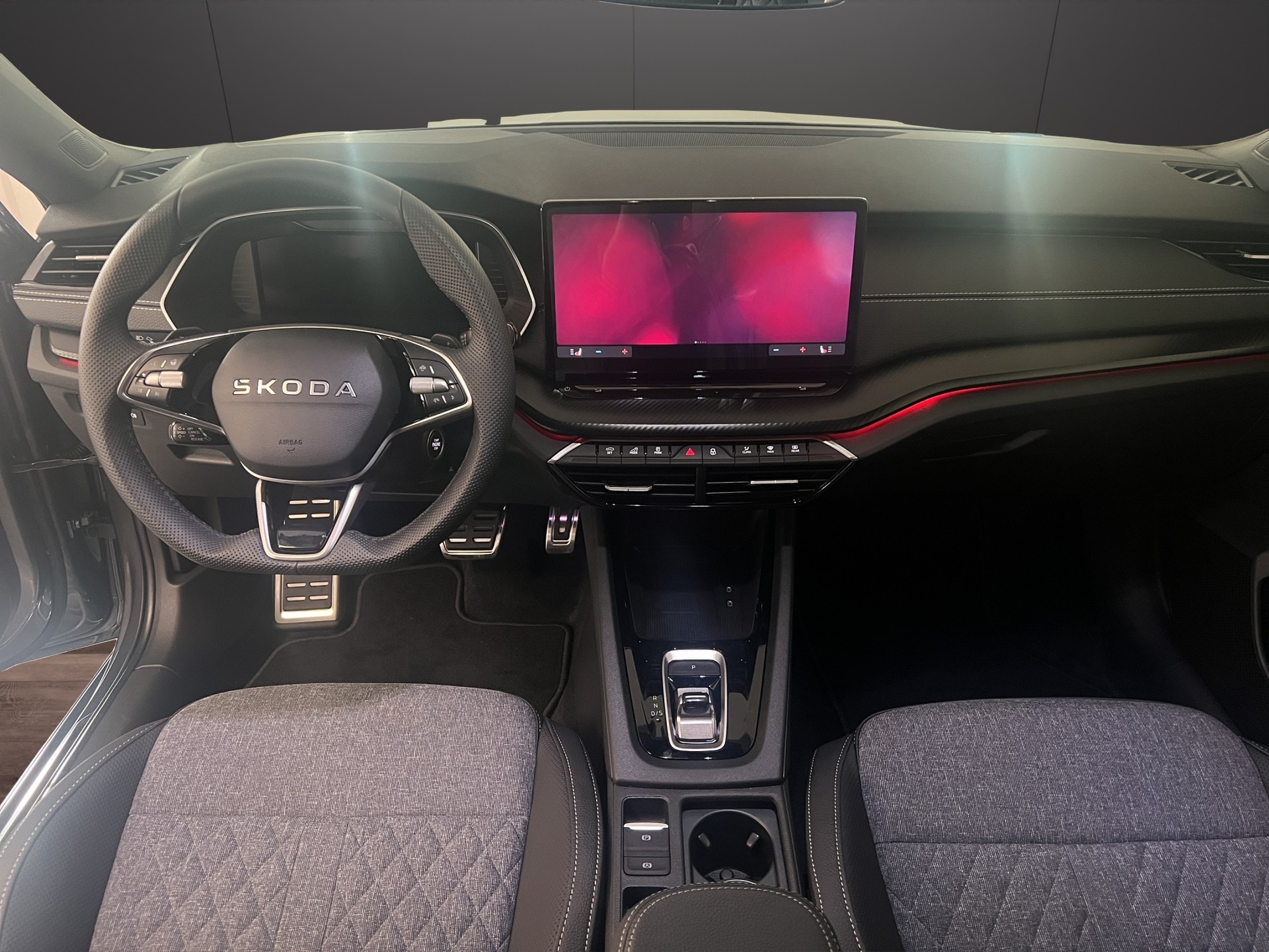 SKODA Octavia Combi 1.5 TSI mHEV DSG Sport Line-image-9