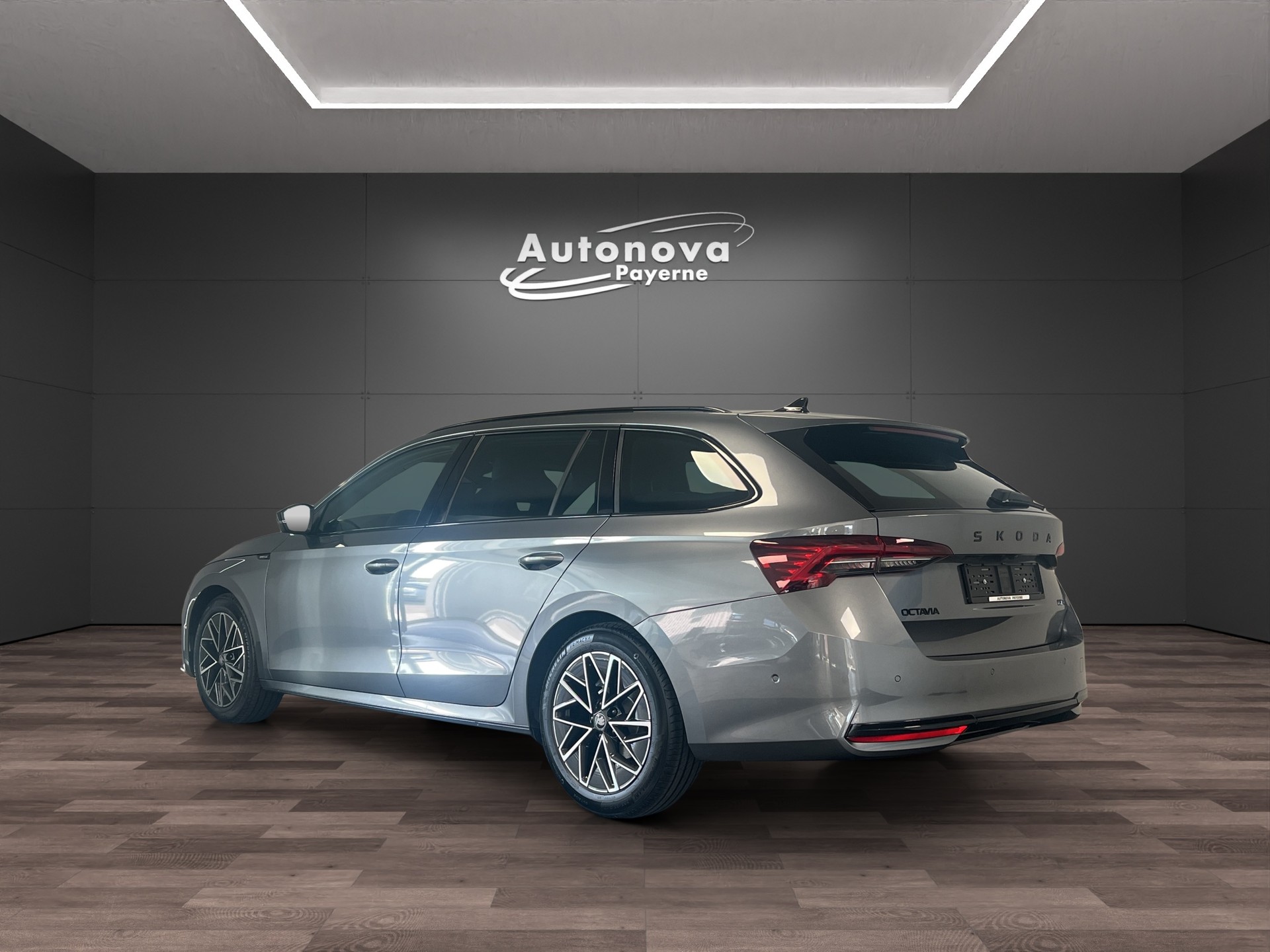 SKODA Octavia Combi 1.5 TSI mHEV DSG Sport Line-image-3