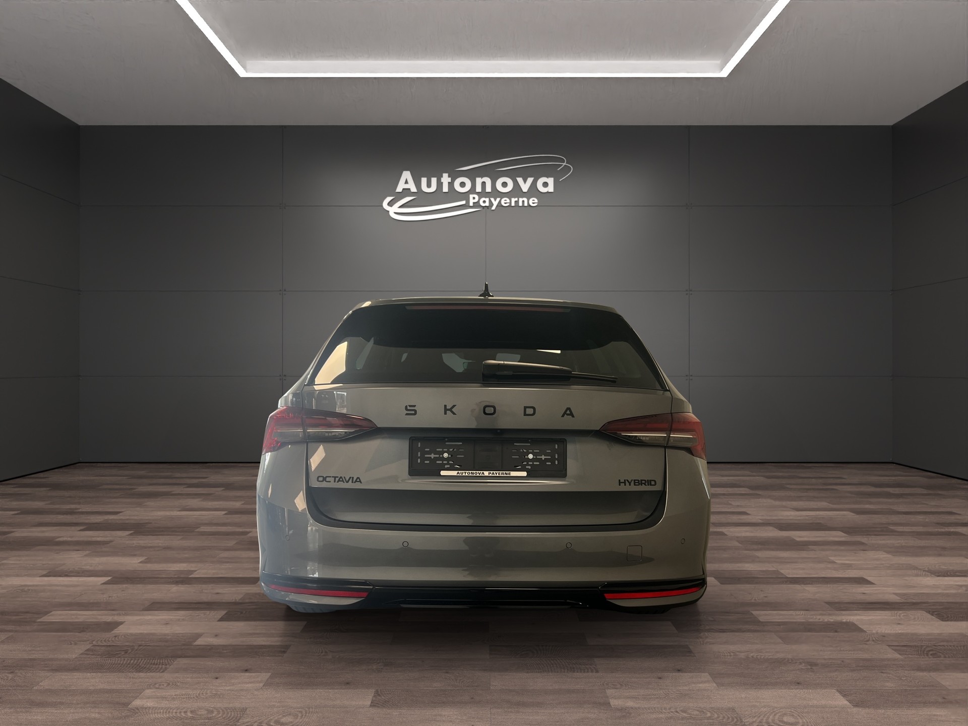 SKODA Octavia Combi 1.5 TSI mHEV DSG Sport Line-image-4