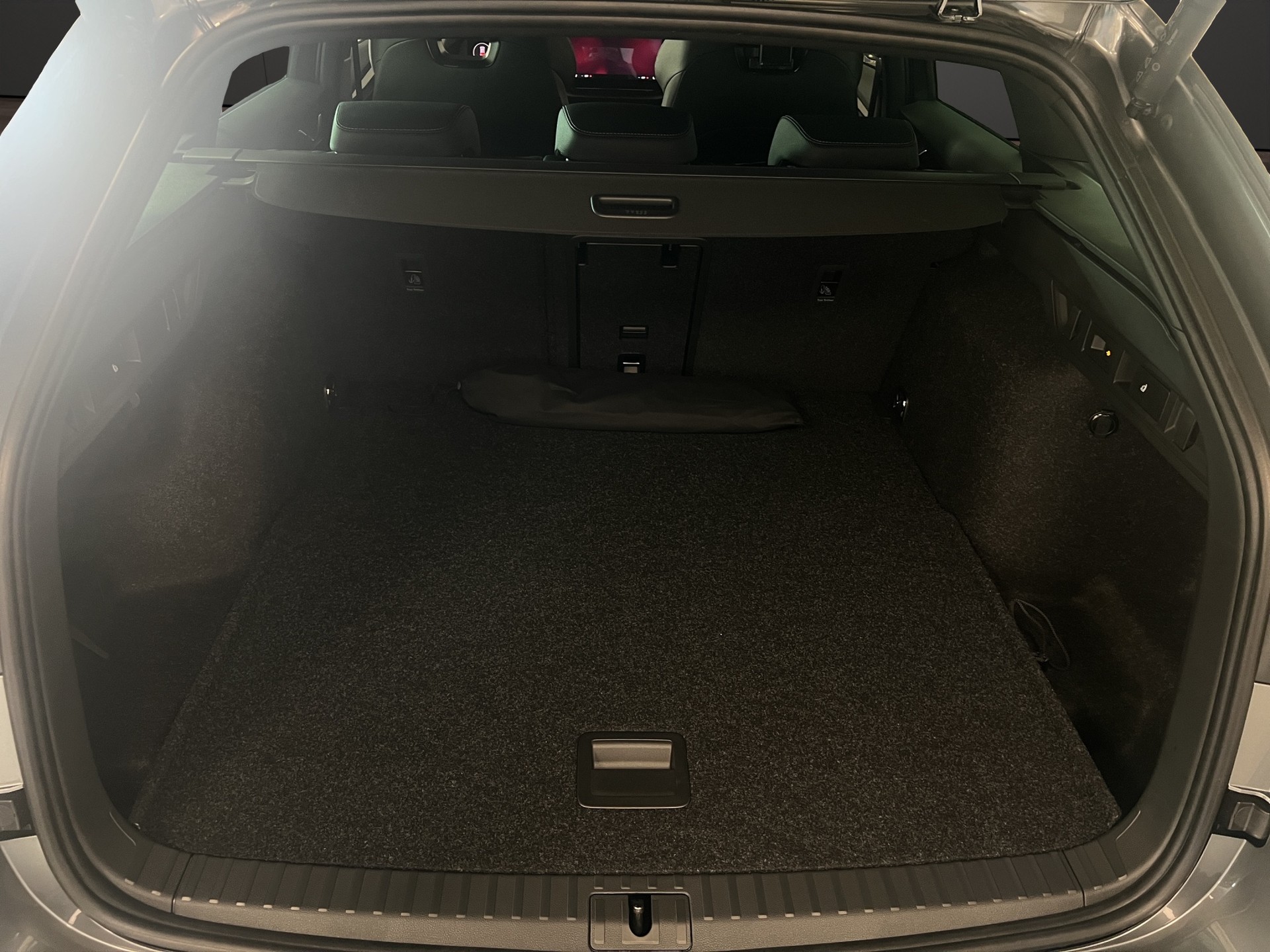 SKODA Octavia Combi 1.5 TSI mHEV DSG Sport Line-image-12