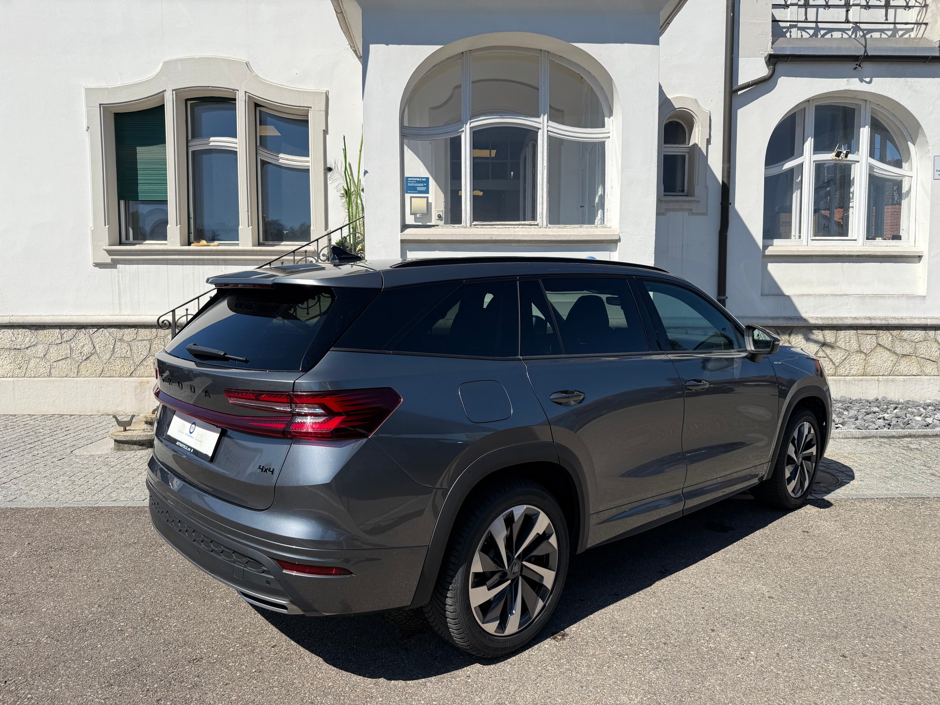 SKODA Kodiaq 2.0 TSI SportLine 4x4 7 SITZER-image-4
