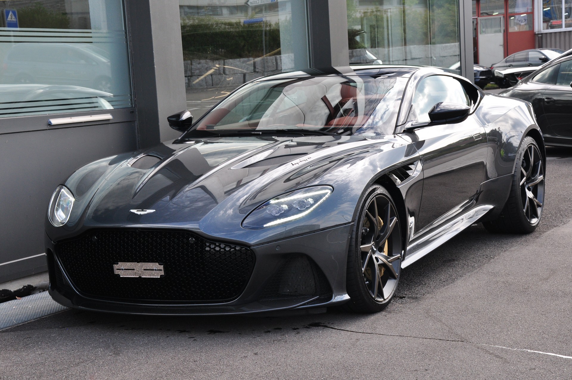 ASTON MARTIN DBS Coupé Superleggera-showroom-element-3