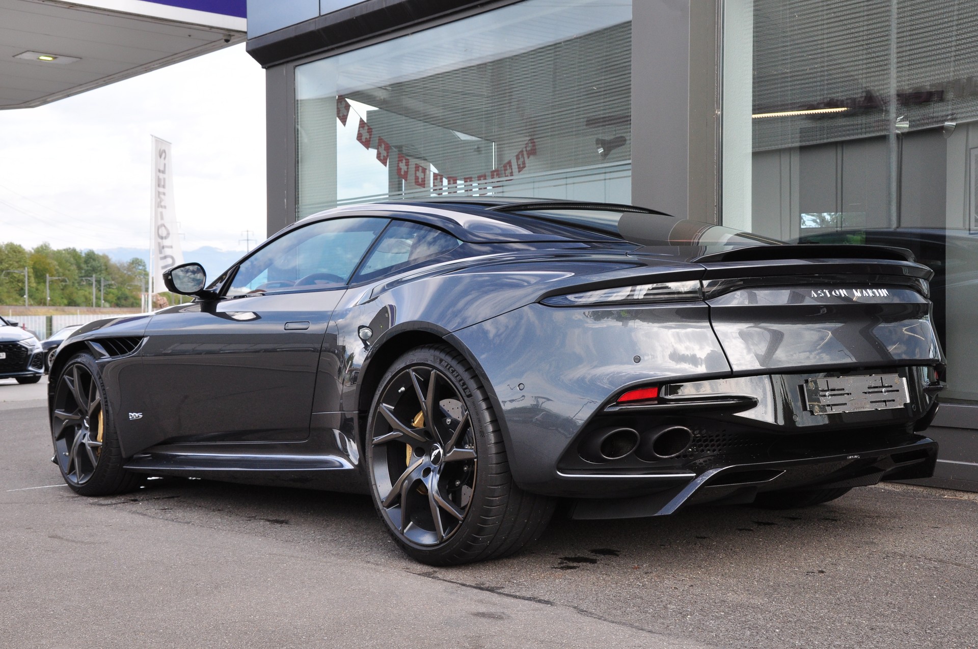 ASTON MARTIN DBS Coupé Superleggera-image-8