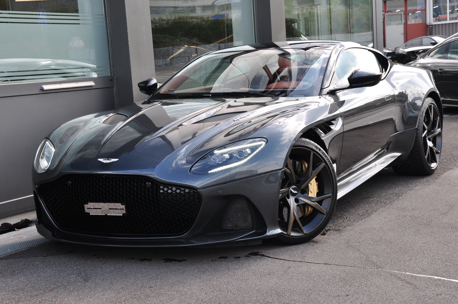 ASTON MARTIN DBS Coupé Superleggera-showroom-element-2