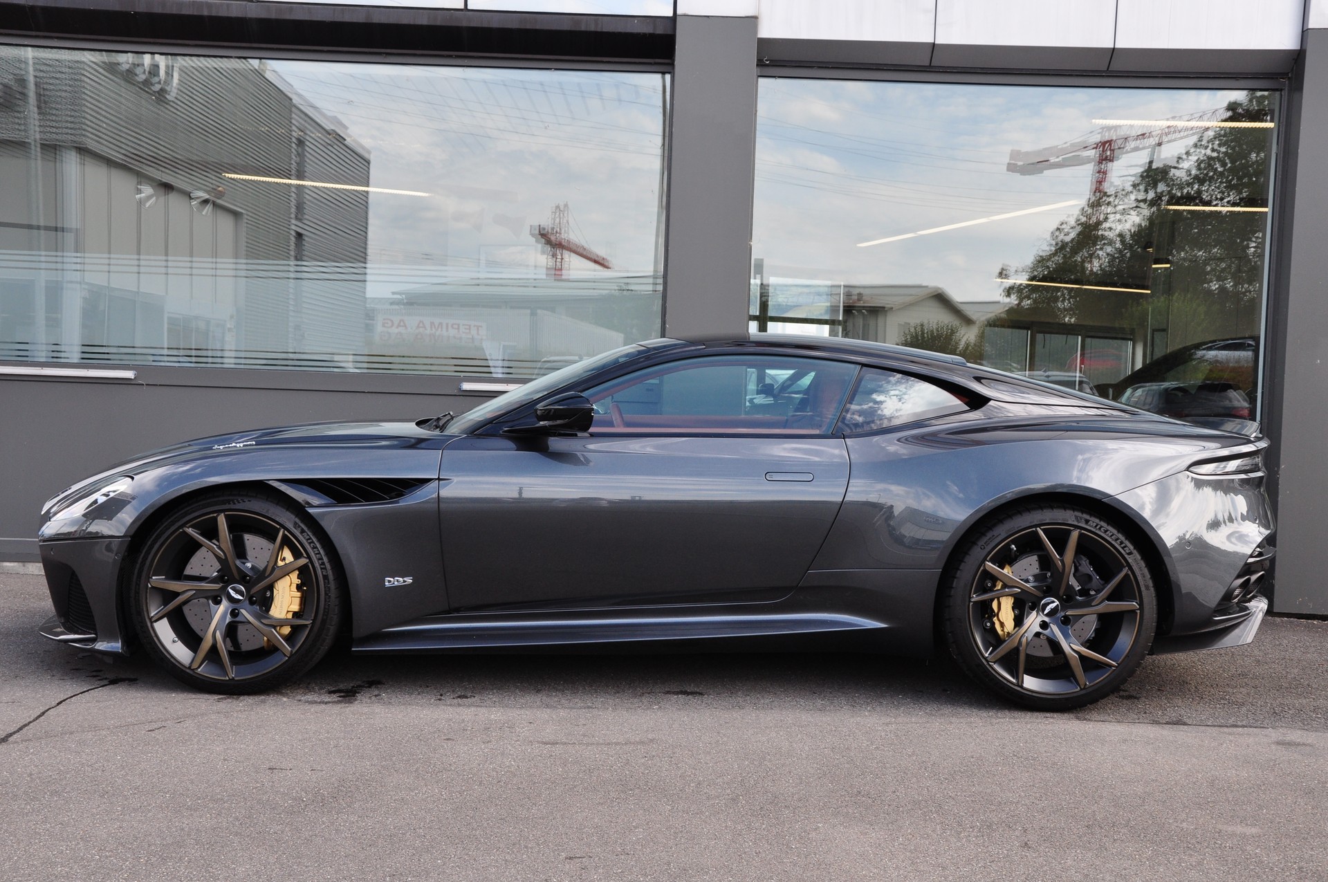 ASTON MARTIN DBS Coupé Superleggera-image-6